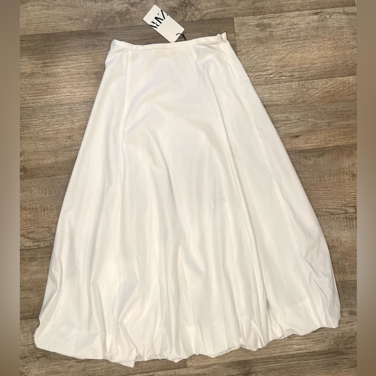 Zara ZARA BLOGGER FAVE!!! Balloon Hem Midi Skirt (L) Size 30" / US 8 / IT 44 - 16 Thumbnail