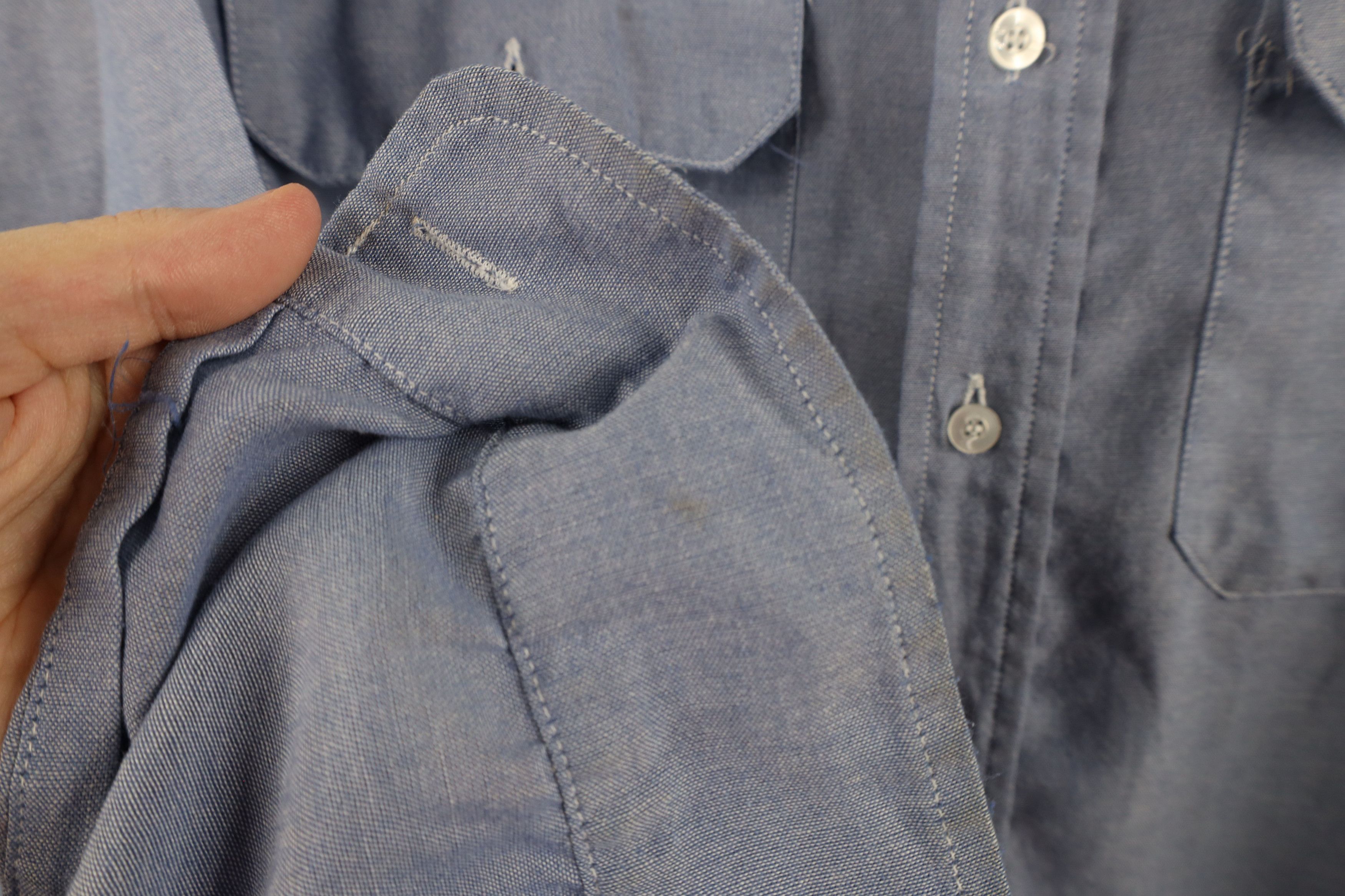 Vintage Vintage 90s Streetwear Chambray Workwear Button Shirt Blue Size US L / EU 52-54 / 3 - 11 Thumbnail