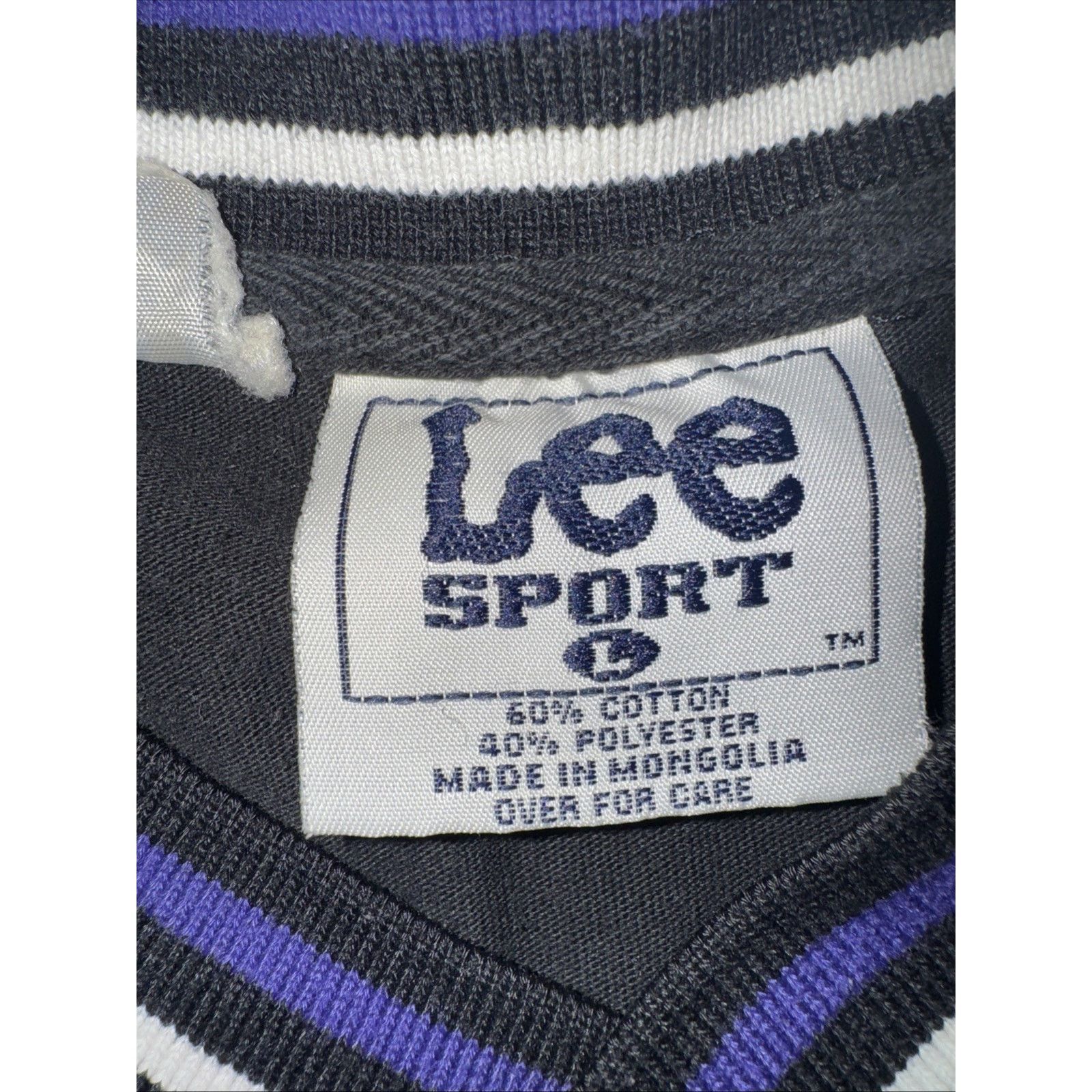 Lee × Vintage Lee Sport Los Angeles Lakers V-Neck T-Shirt Black L 22x27 Size US L / EU 52-54 / 3 - 4 Thumbnail