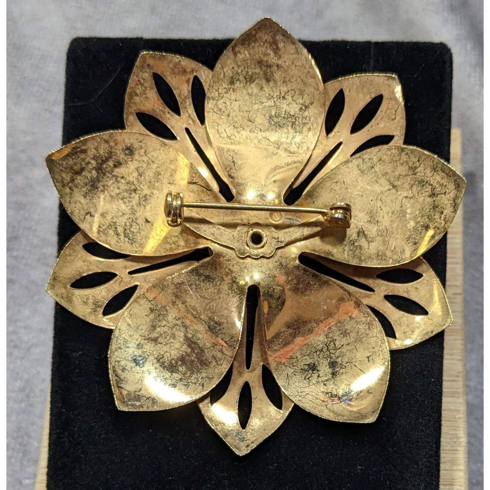 Other Vintage Floral Large Gold Tone Layered Flower Brooch Size ONE SIZE - 4 Thumbnail