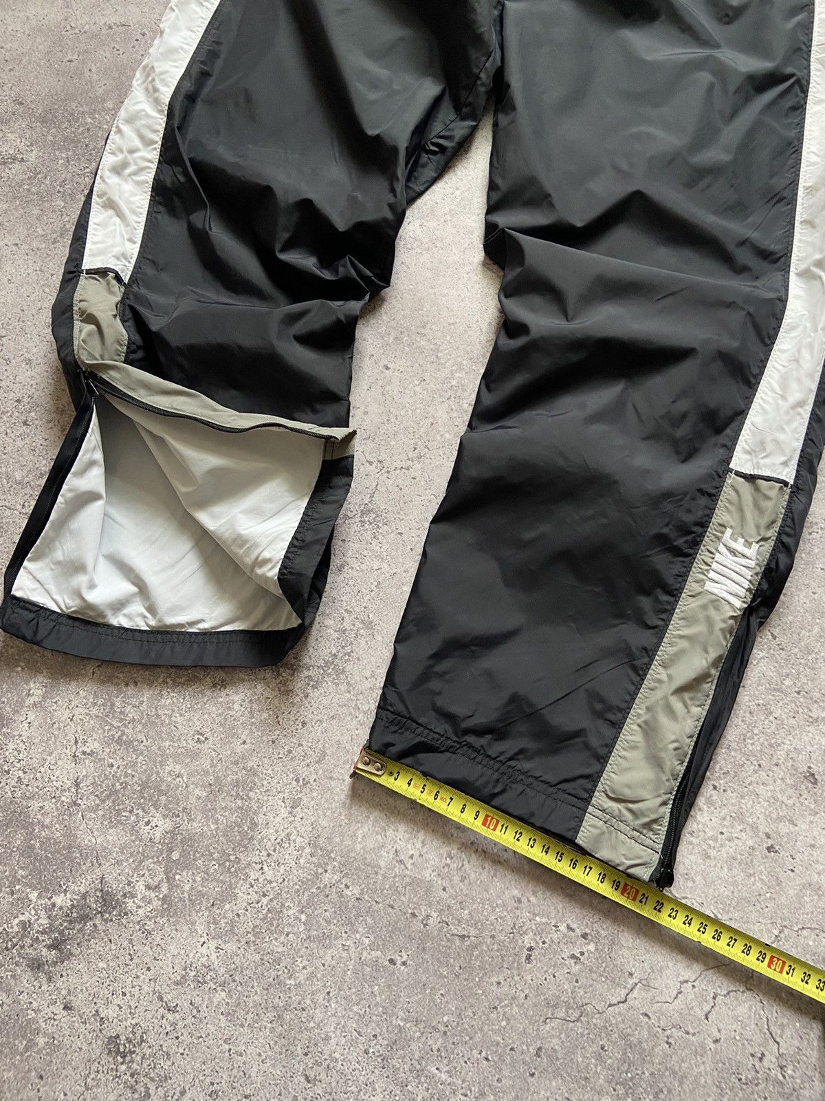 Nike Nike Vintage Pants Nylon Baggy Wide Japan Sweatpants Striped Size US 34 / EU 50 - 4 Thumbnail