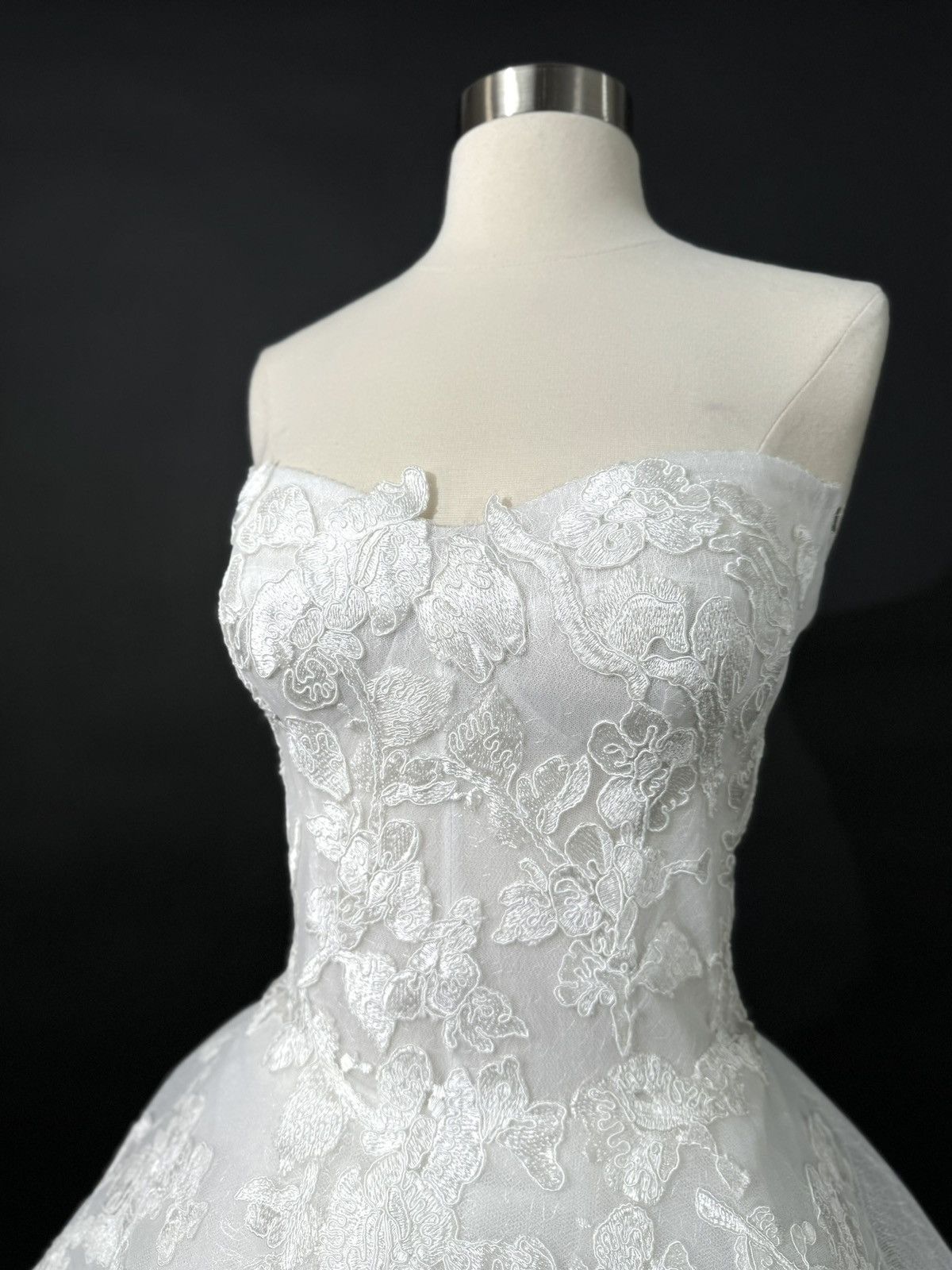 Other US 8 Anna Augusta Embroidery lace Custom Bridal Gown Size M / US 6-8 / IT 42-44 - 4 Thumbnail