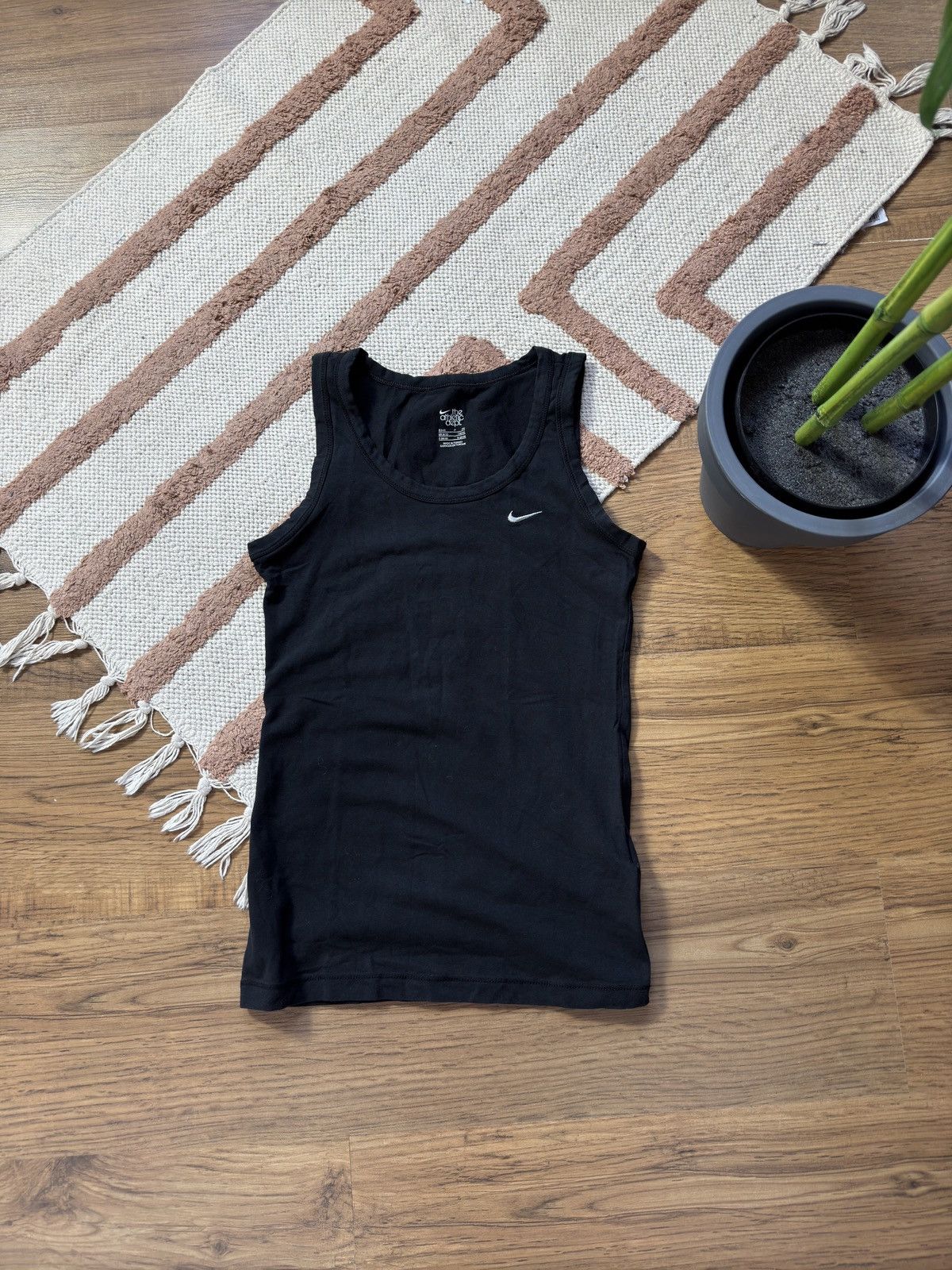 Nike VINTAGE NIKE 2000s MINI SWOOSH TANK TOP Size S / US 4 / IT 40 - 1 Thumbnail