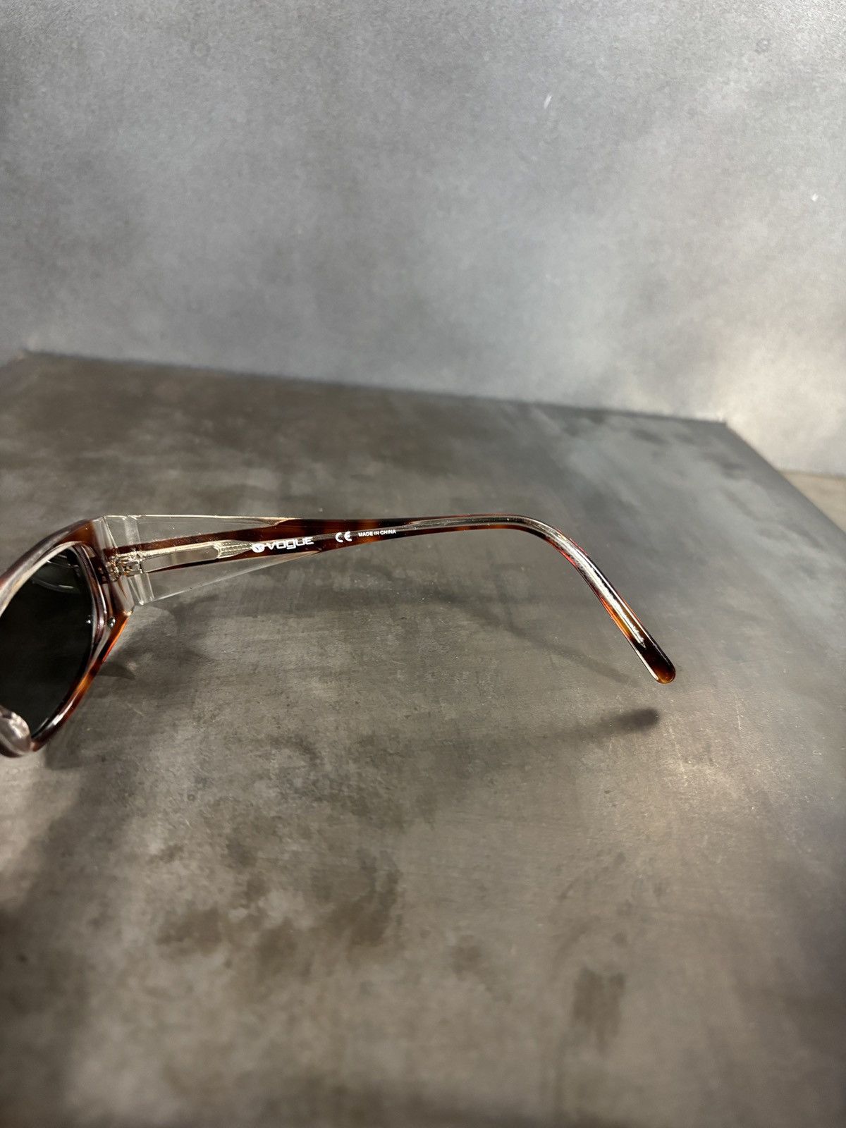 Vogue Vintage Vogue Sunglasses Y2K Petite Office Siren Bayonetta Size ONE SIZE - 13 Thumbnail