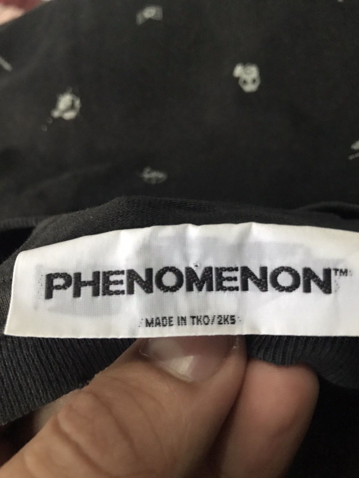 Vintage Vintage Phenomenon Weapon Design Longsleeve Tee Size US L / EU 52-54 / 3 - 6 Thumbnail