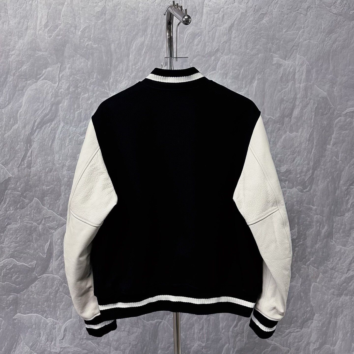 Givenchy Givenchy Embossed Leather Baseball Jacket Size US M / EU 48-50 / 2 - 4 Thumbnail