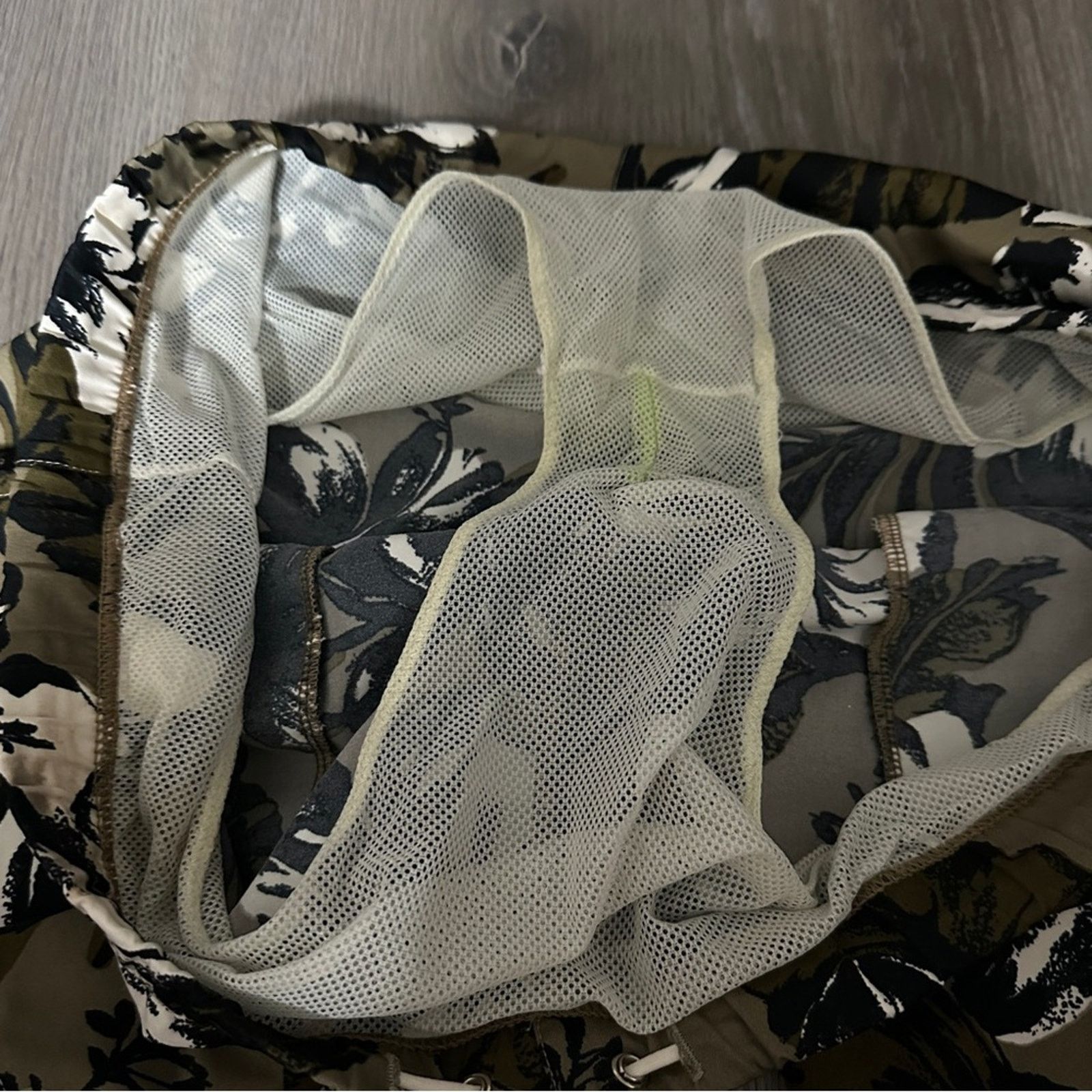 Moschino Moschino Mare Multicolor Hawaiian Floral Swim Trunks Size 48 Size US 32 / EU 48 - 4 Thumbnail
