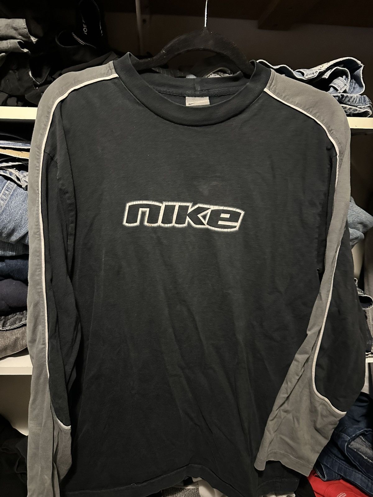 Vintage Vintage Y2k Nike long sleeve center logo shirt Size US M / EU 48-50 / 2 - 1 Thumbnail