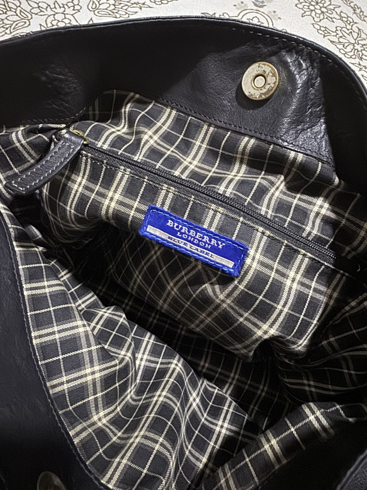 Burberry × Genuine Leather OG Burberry Blue Label Leather Large Tote Shoulder Handbag Size ONE SIZE - 10 Thumbnail
