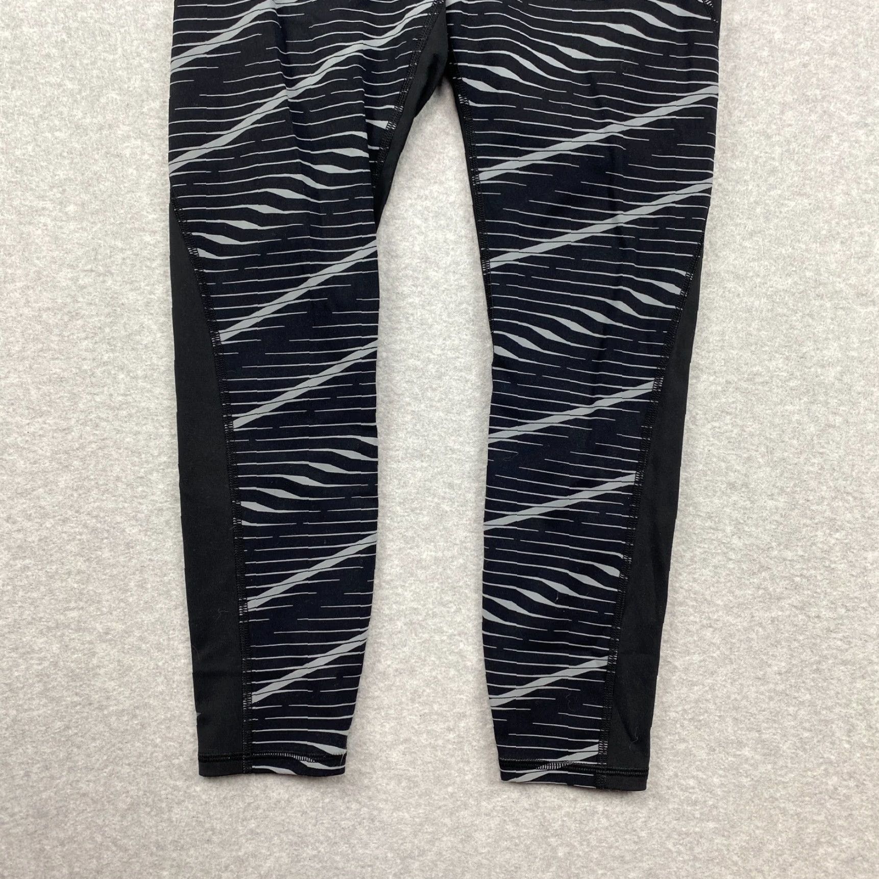 Athleta Athleta Leggings Womens Small S Black Striped Drawstring Compression Stretch Size 28" / US 6 / IT 42 - 3 Thumbnail