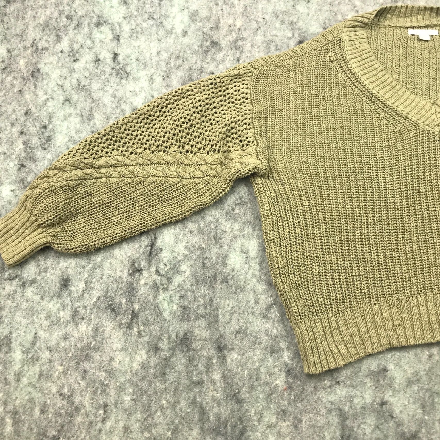 American Eagle Outfitters American Eagle Outfitters Sweater Womens Medium Green Cable Knit Long Sleeve V-Neck Pullover Size M / US 6-8 / IT 42-44 - 5 Thumbnail