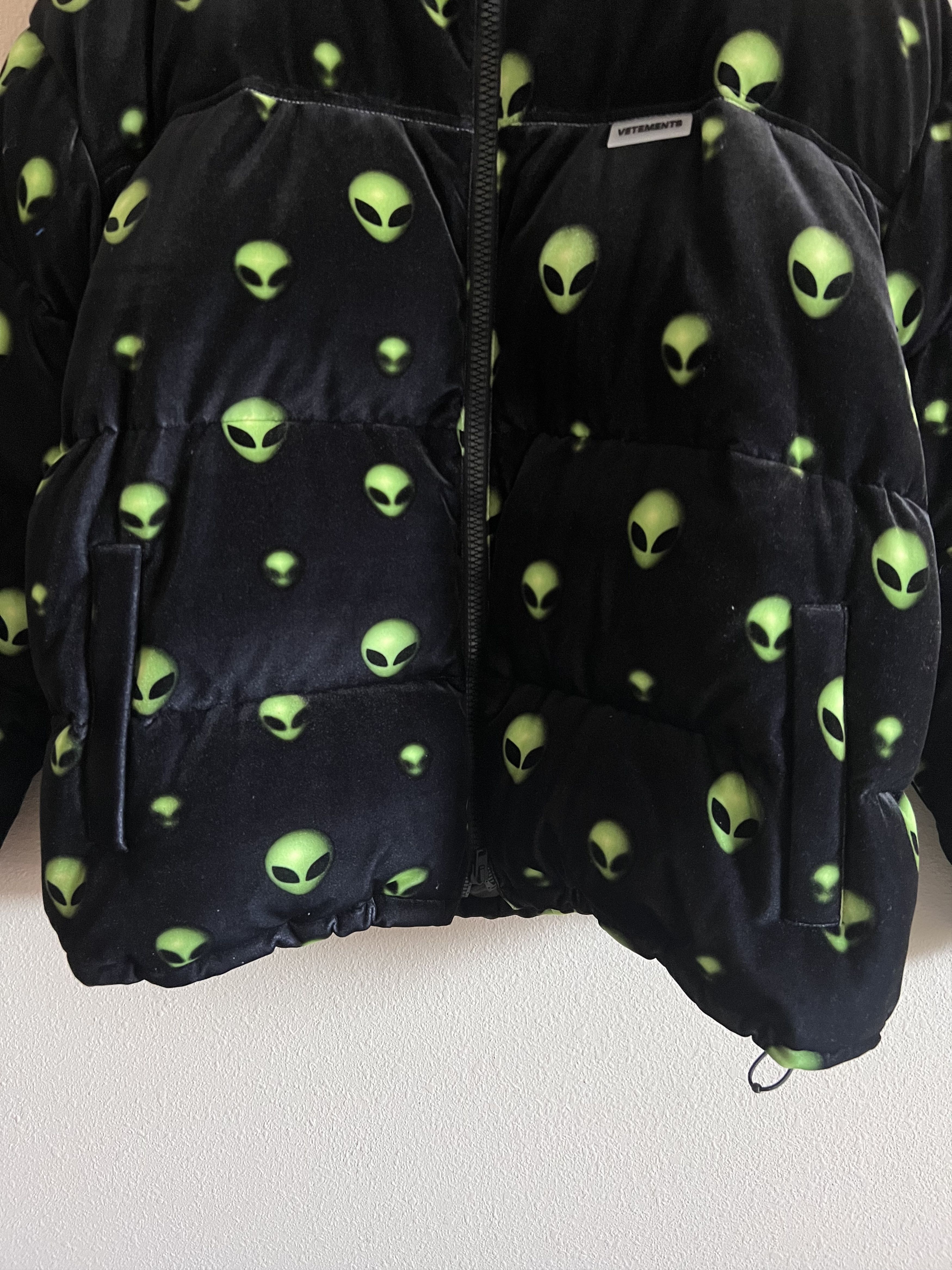 Vetements Vetements Extra Terrestrial Alien Velvet Jacket in Black Size US XL / EU 56 / 4 - 3 Thumbnail