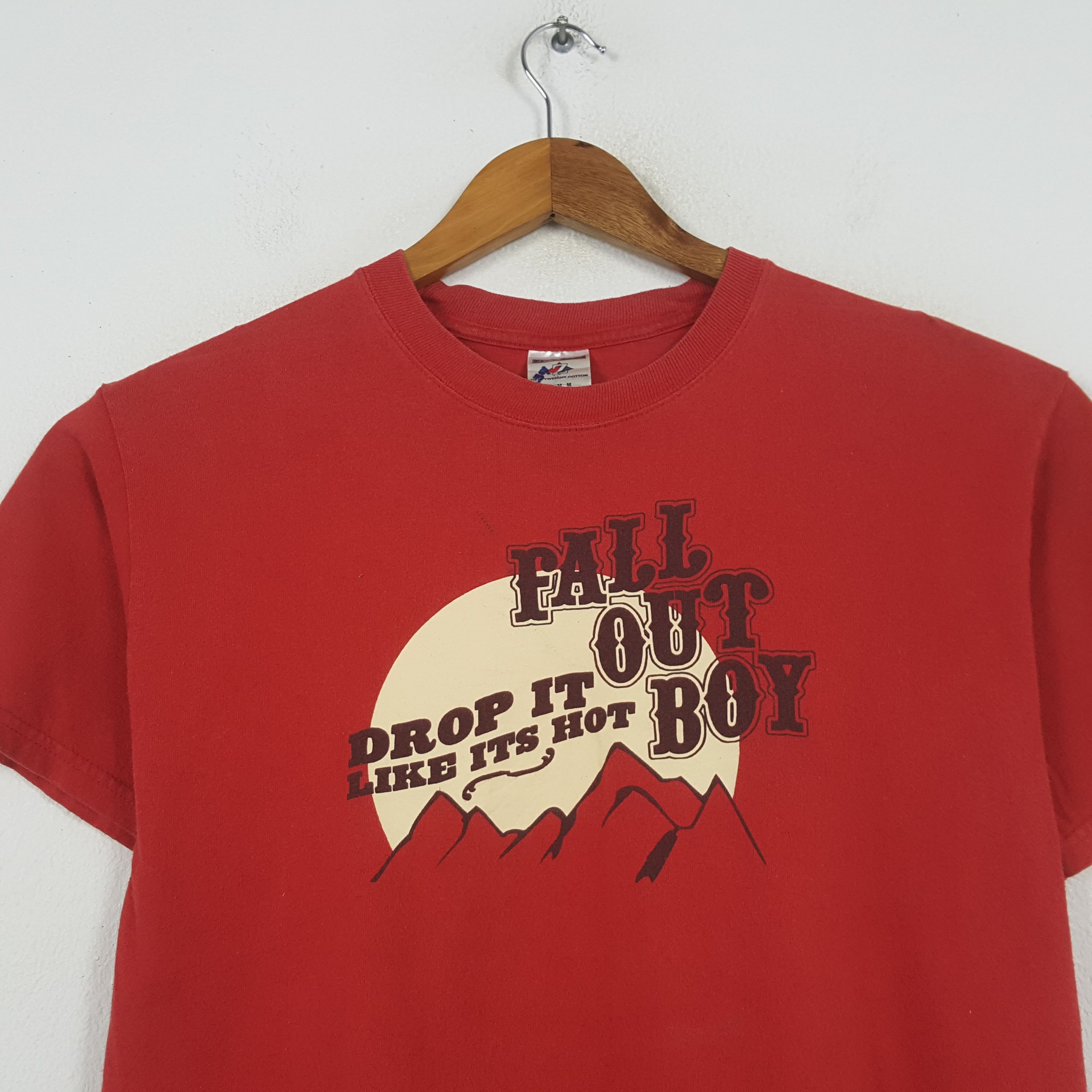 Band Tees Vintage FALL OUT BOY American Rock Band T-shirt 31 Size US M / EU 48-50 / 2 - 2 Thumbnail