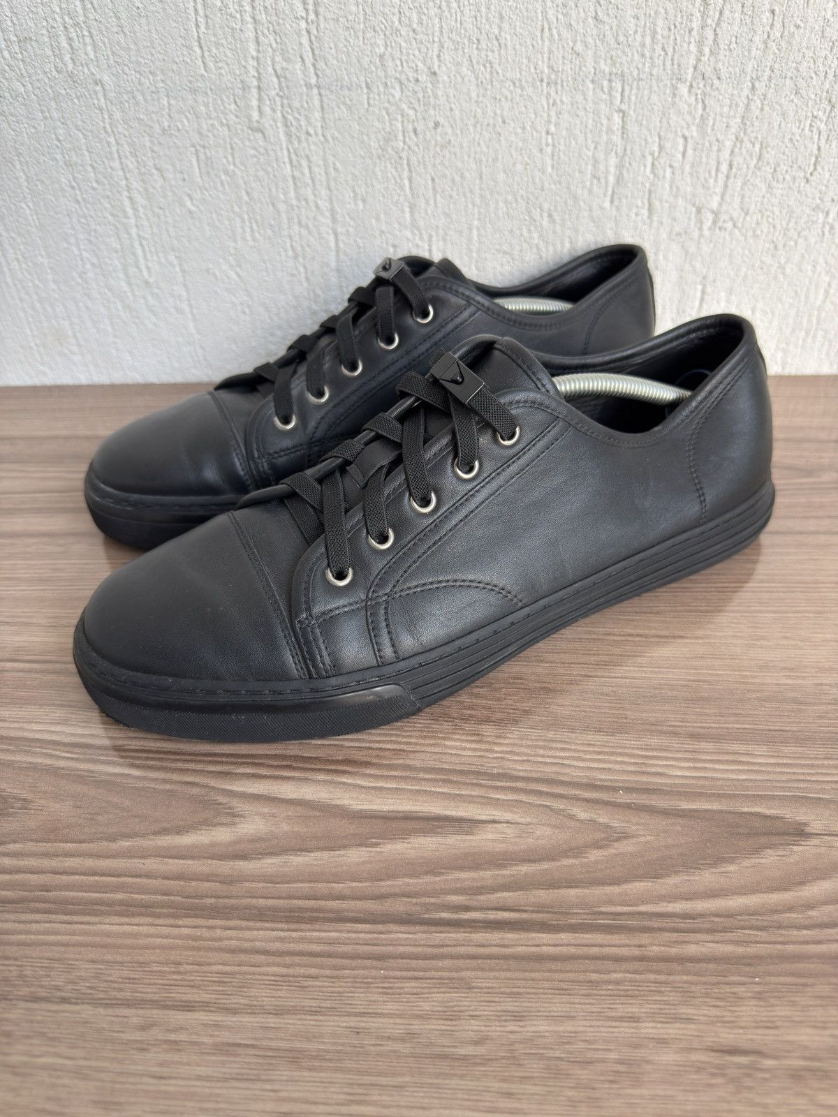 Lace up leather sneakers