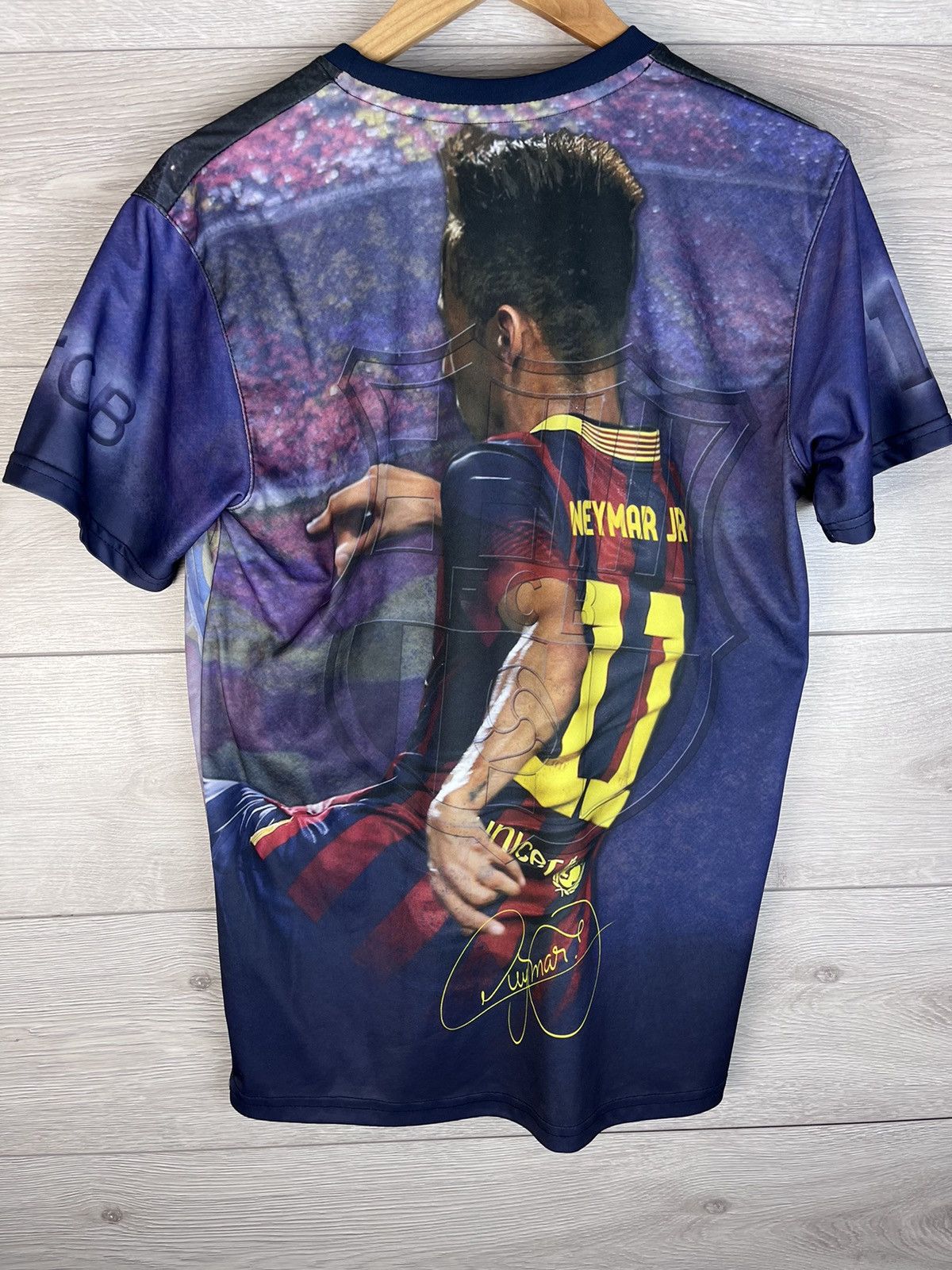 Other Men’s football t-shirt merch Fc Barcelona Neymar #11 size M Size US M / EU 48-50 / 2 - 13 Thumbnail