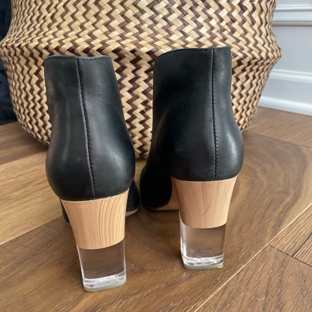 Other 42 Gold Black Leather Kisses Bootie Lucite Wood Tone Heel $1 Size US 7 / IT 37 - 4 Thumbnail