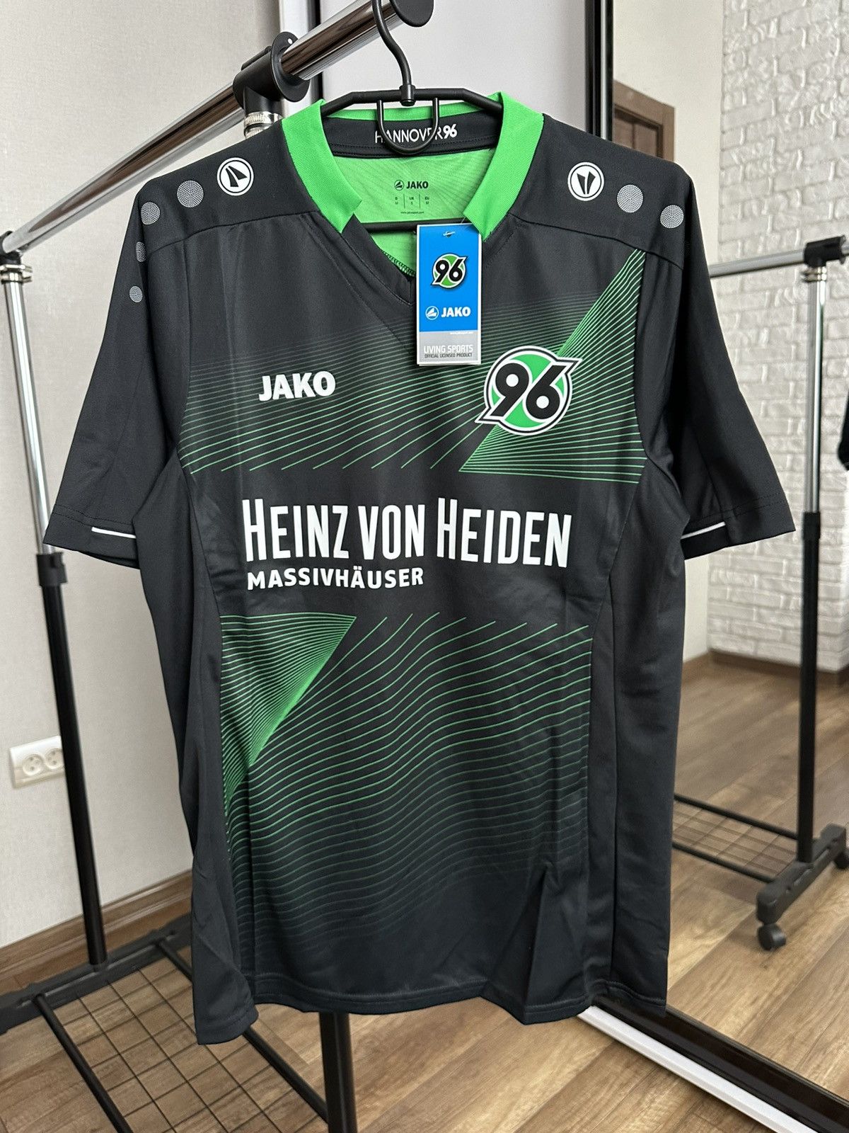 Other 2016/2017 Hannover 96 Jako Soccer Jersey T-Shirt Size US S / EU 44-46 / 1 - 3 Thumbnail