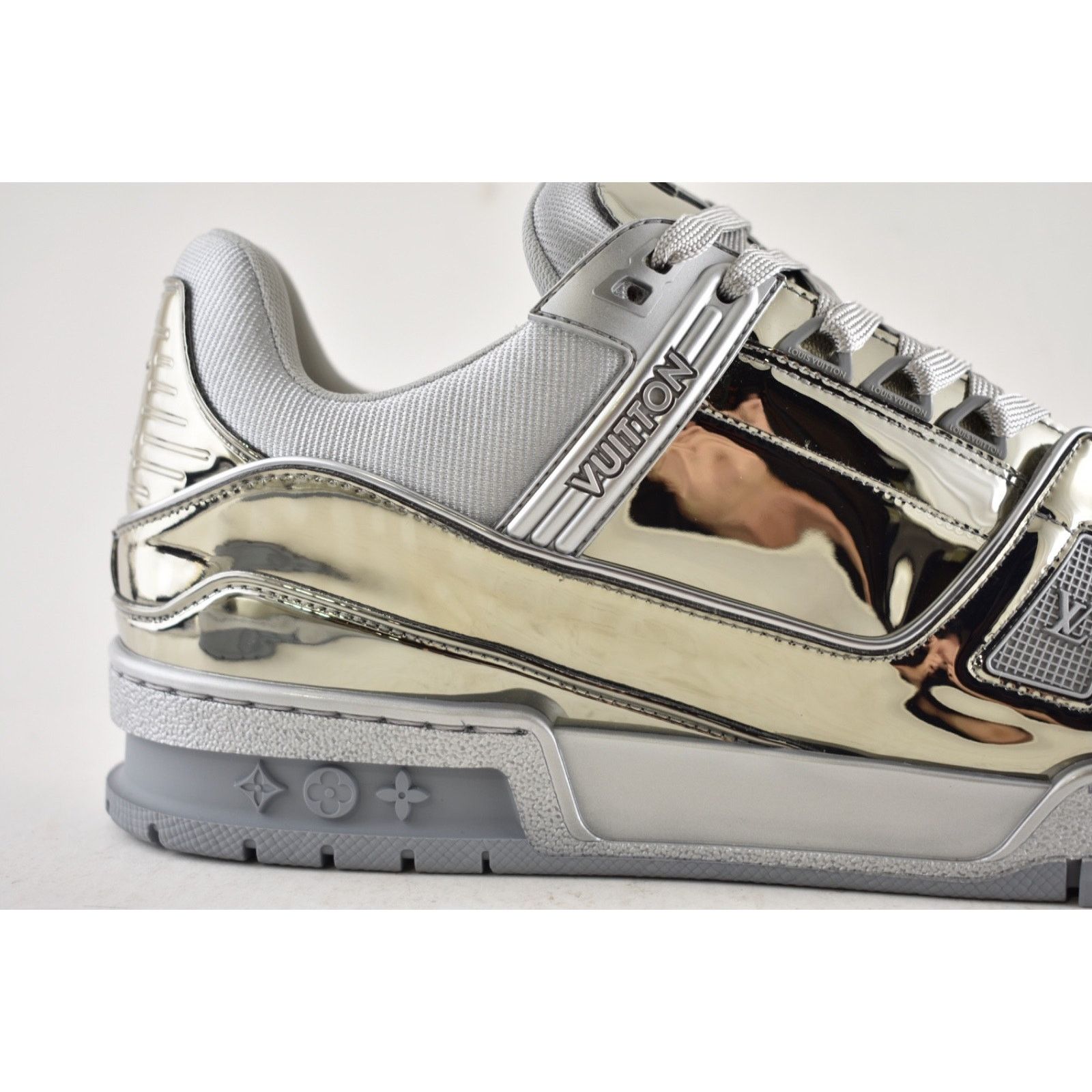 Louis Vuitton Louis Vuitton Chrome Metallic Mirror Silver Low Top Trainer Size US 9 / EU 42 - 4 Thumbnail