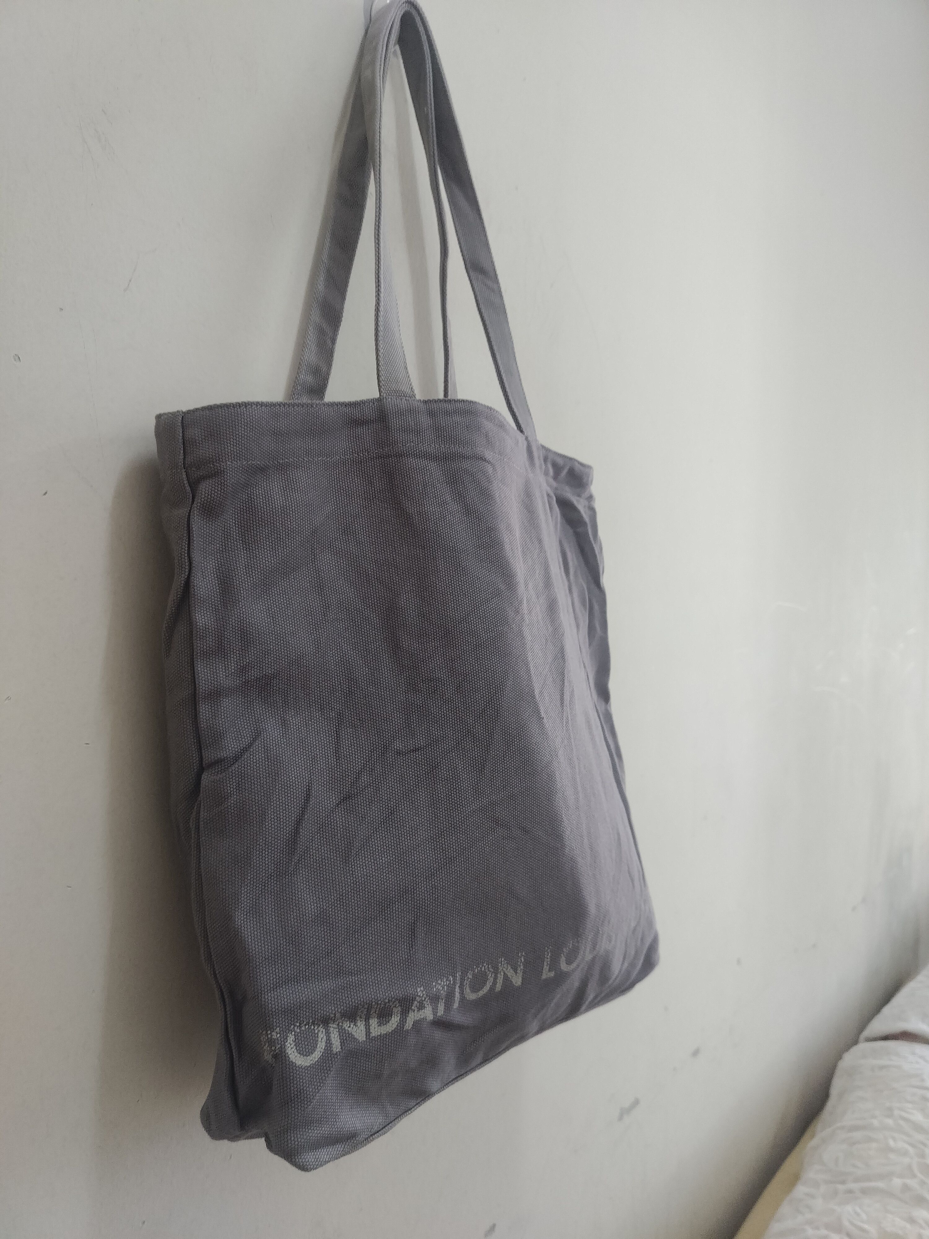 Louis Vuitton Foundation Louis Vuitton tote bag Size ONE SIZE - 3 Thumbnail