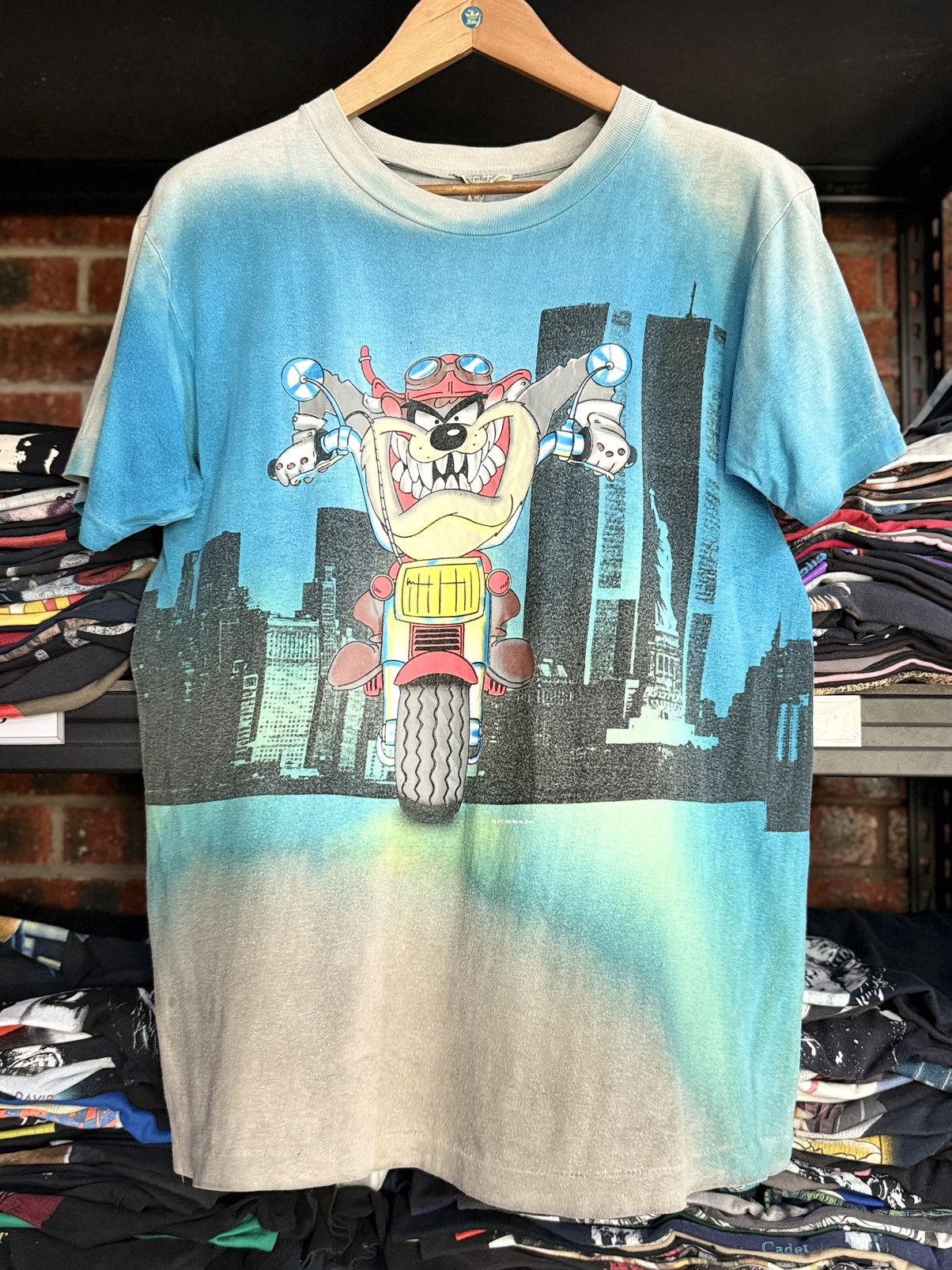 Cartoon Network Vintage 90s Tazmania Looney Tunes Warner Bros Faded Tee Size US M / EU 48-50 / 2 - 1 Thumbnail