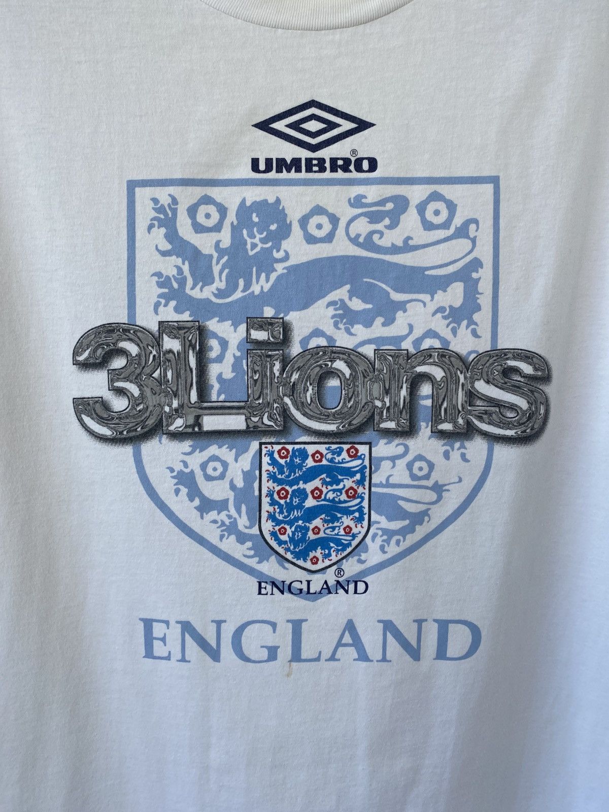 Umbro Vintage 90s England Umbro 3Lions Soccer Football T Shirt Size US L / EU 52-54 / 3 - 5 Thumbnail