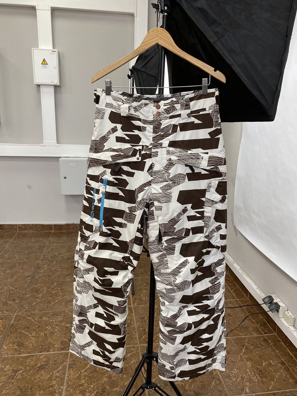 image of Outdoor Life x Outdoor Style Go Out Salomon Ski Track Camo Pants Y2K in Brown/White, Men's (Size 34