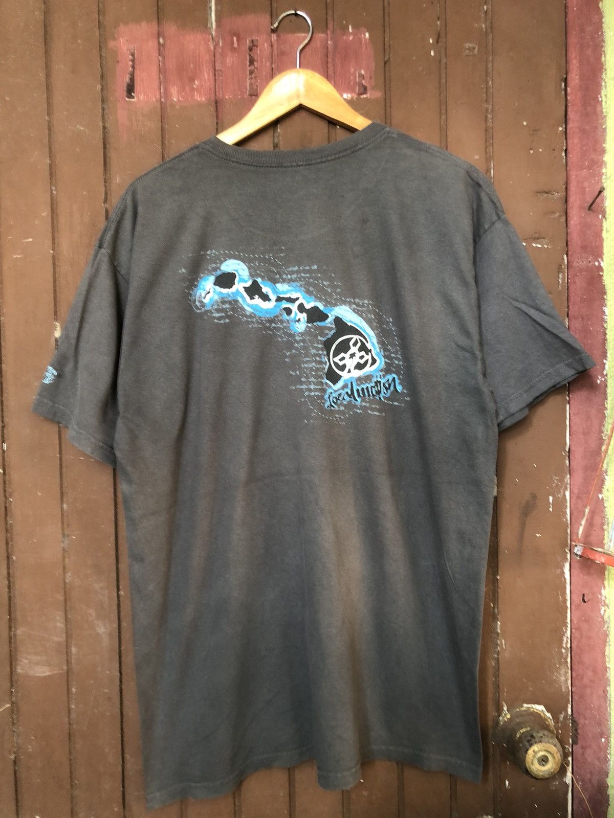 Quiksilver Vintage Local Motion Surfwear Centre Logo Tee Size US L / EU 52-54 / 3 - 1 Thumbnail