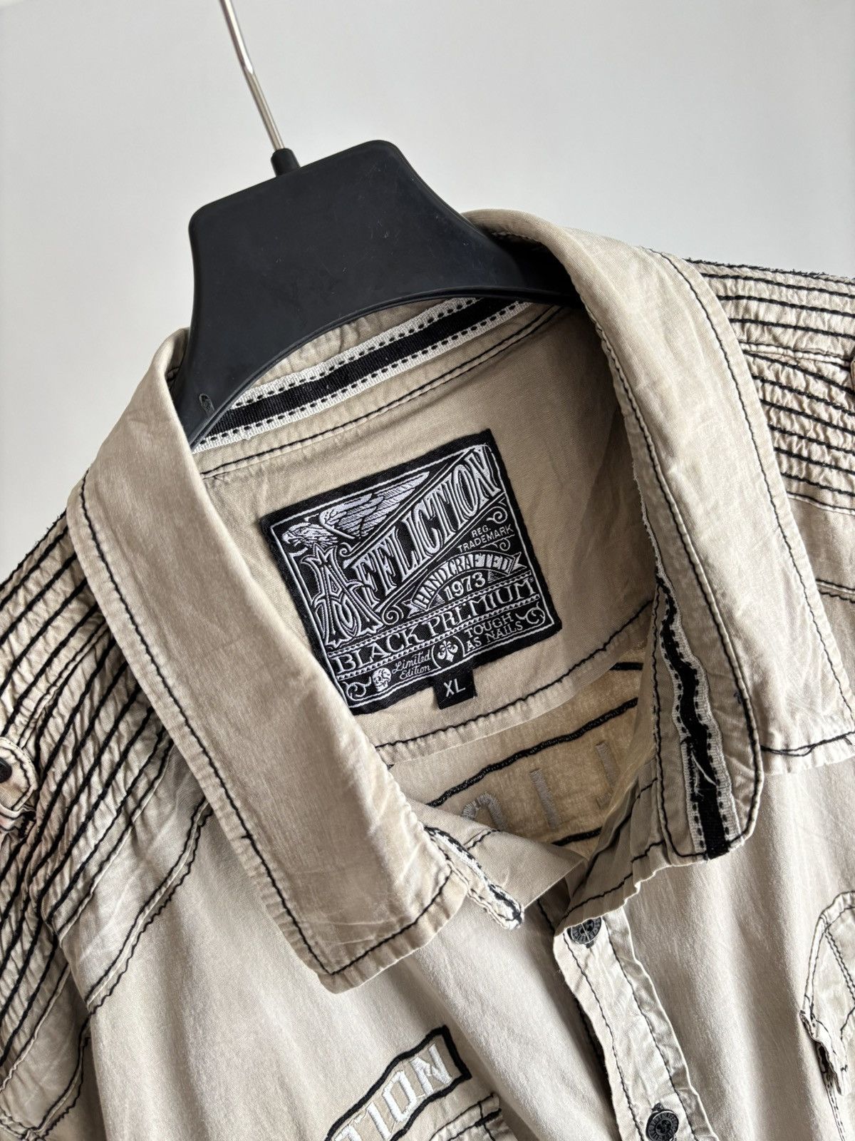 Affliction Affliction Riffle Gun Graphic Shirt Size US XL / EU 56 / 4 - 5 Thumbnail