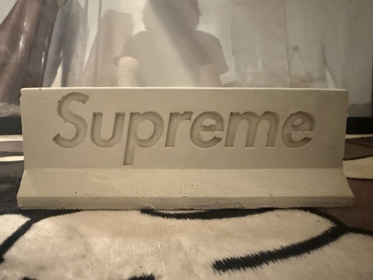 Supreme Supreme mini Materials 1:12 Scale Jersey Barrier Size ONE SIZE - 2 Thumbnail