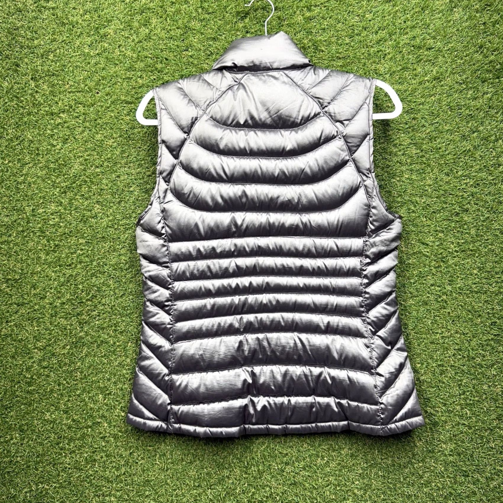 Vintage Bernardo Puffer Vest Womens Small Down Fill Primaloft Full Zip Hiking Metallic Green Vest Womens Small Down Fill Full Zip Outdoor Puffer Bernar do Size S / US 4 / IT 40 - 2 Thumbnail