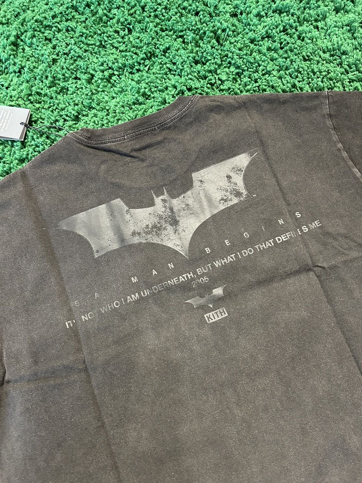 DC Comics × Kith Kith x Batman Begins Vintage Black Tee Size US M / EU 48-50 / 2 - 6 Thumbnail