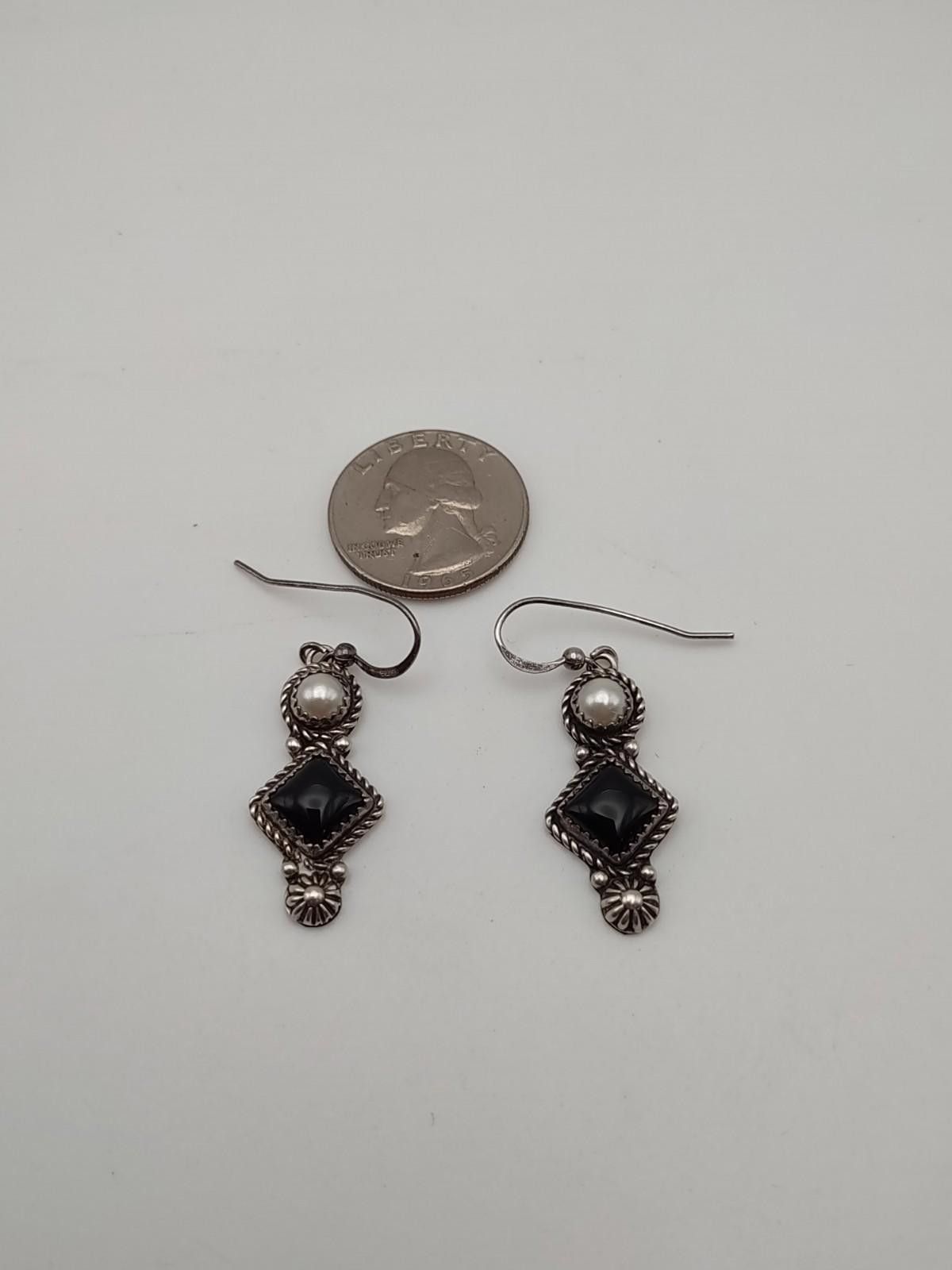 The Unbranded Brand Sterling Pearl Onyx Dangle Earrings Vintage Southwest Size ONE SIZE - 5 Thumbnail