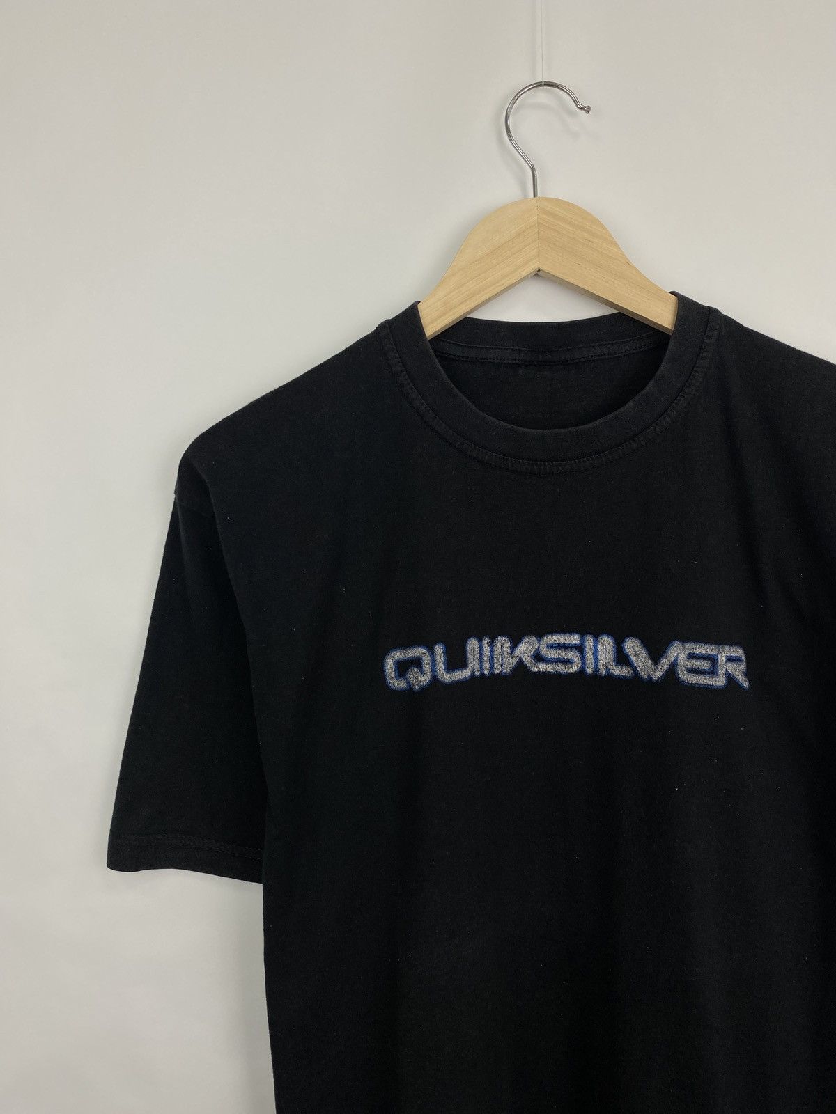 Quiksilver × Vintage Vintage 90s Quiksilver center logo t-shirt rare retro hype Size US L / EU 52-54 / 3 - 5 Thumbnail