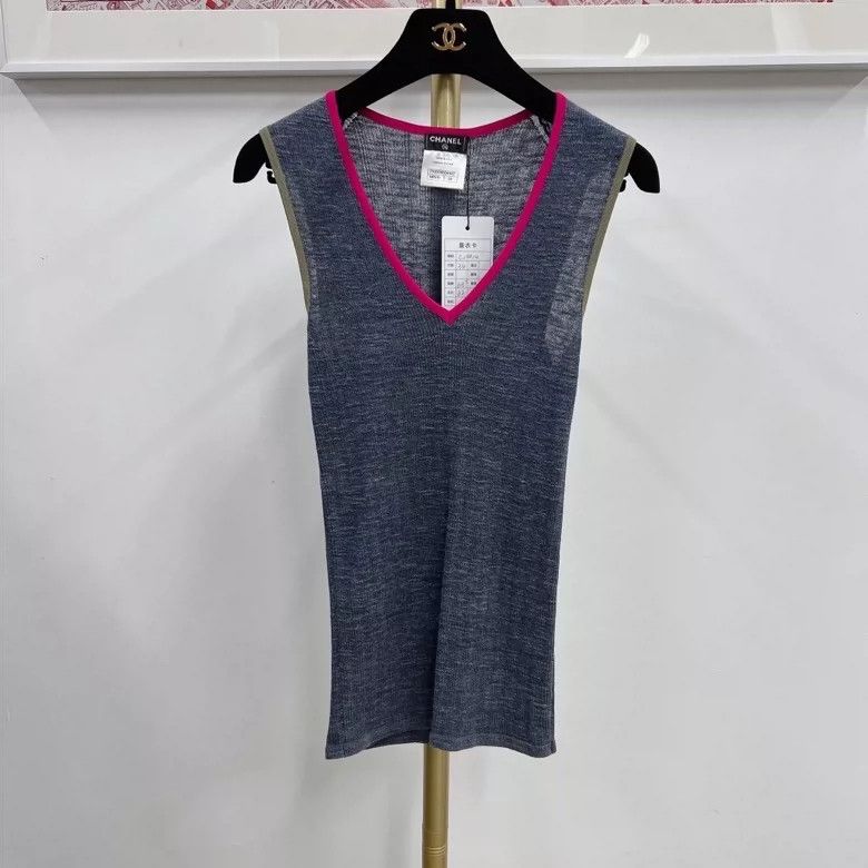 Chanel Chanel Gray V-Neck Sleeveless Top- DMC Size US S / EU 44-46 / 1 - 1 Thumbnail