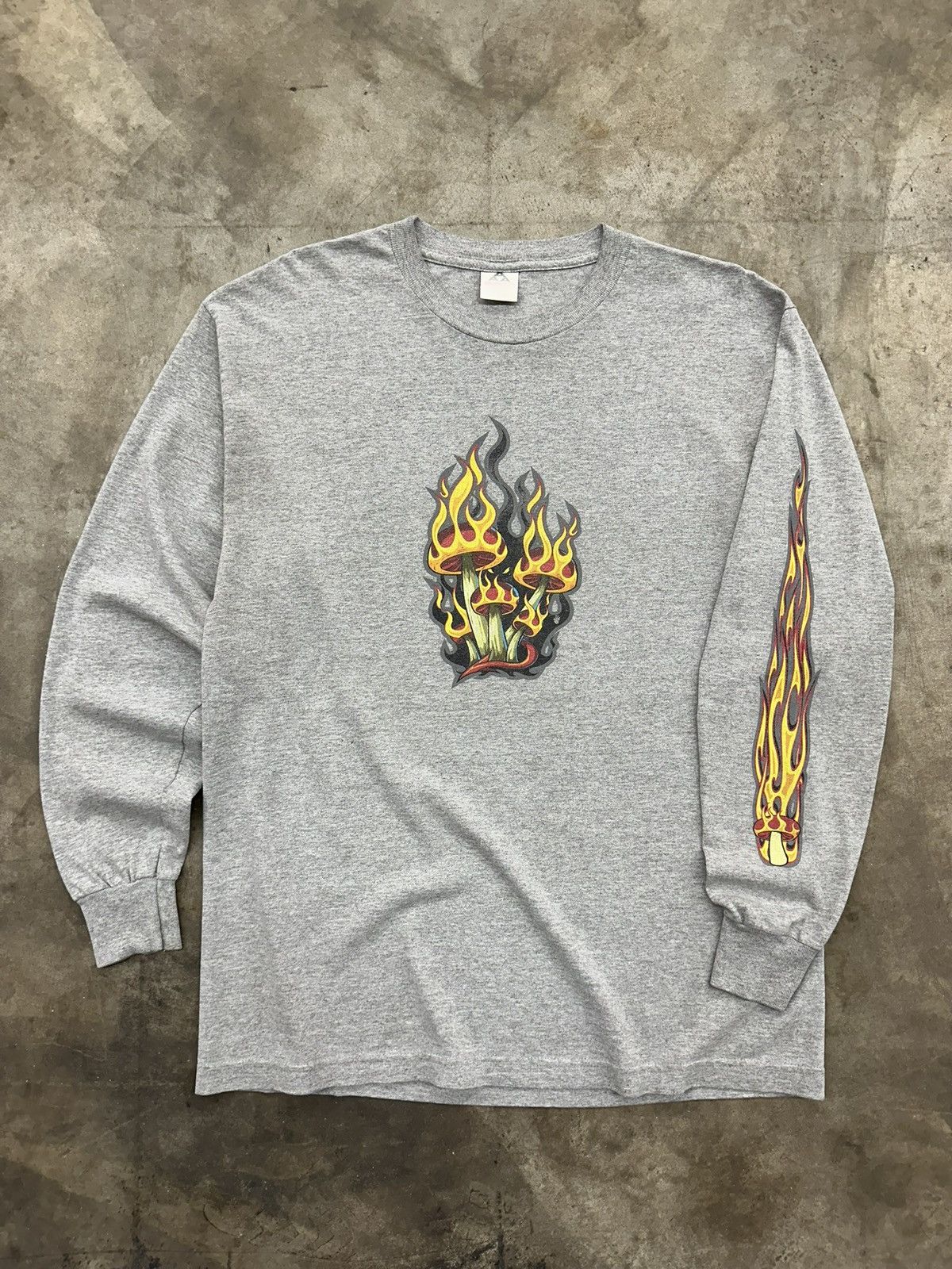 Vintage Vintage Mushroom Flames Long Sleeve Shirt Y2K Graphic Tee Size US L / EU 52-54 / 3 - 1 Thumbnail