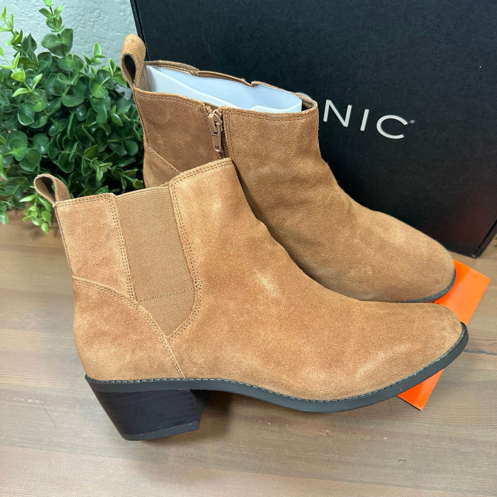 Vionic Vionic Roseland Wide Water-Repellent Suede Ankle Boots Size US 9.5 / IT 39.5 - 2 Thumbnail