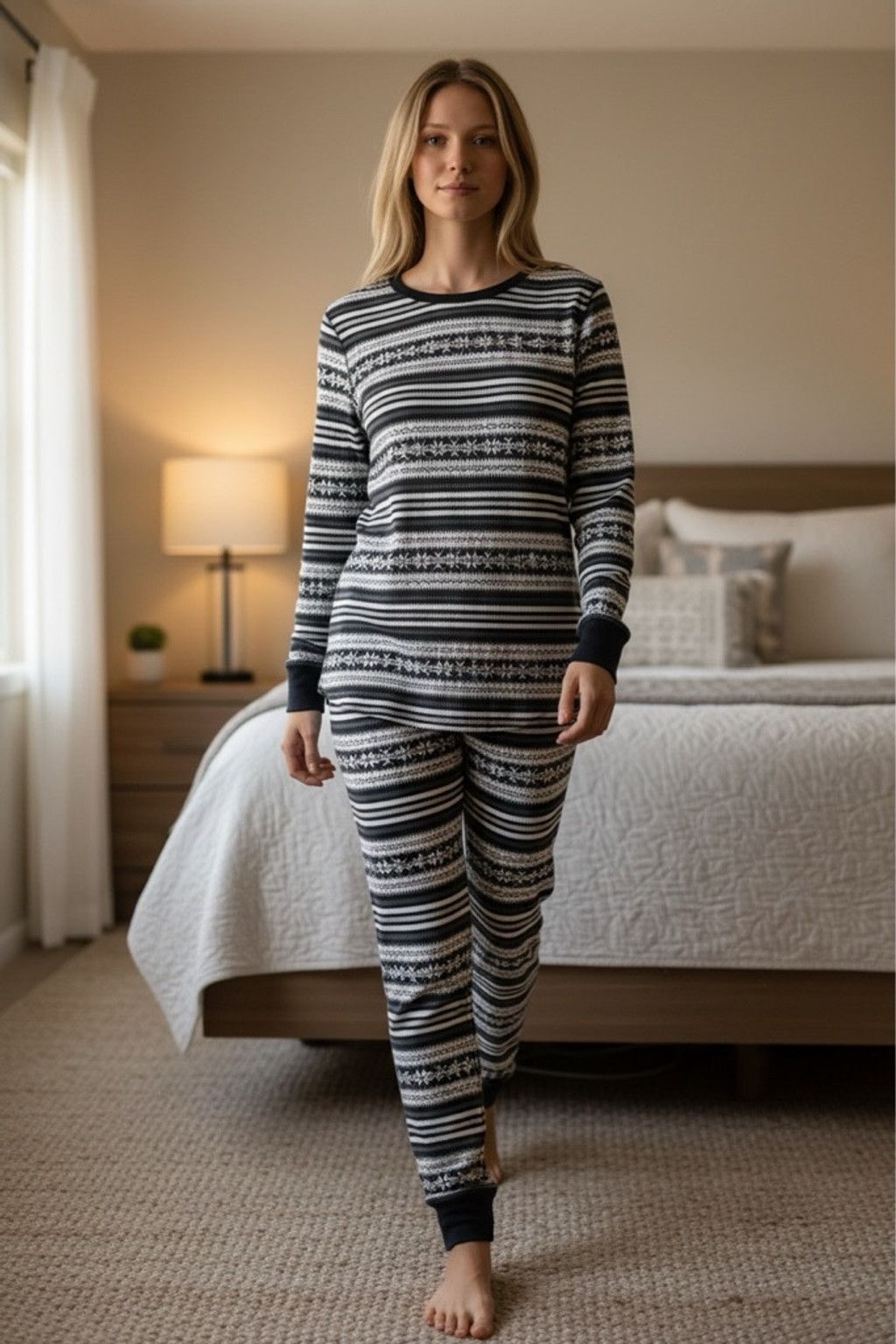 Old Navy Women's Old Navy Pajamas L Black White Fair Isle Thermal Set Size 33" - 1 Thumbnail