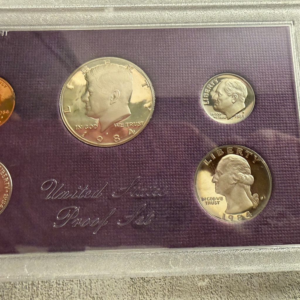 WISDOM Pair 1983 & 1984 U.S. Proof Sets Size 26 - 5 Thumbnail