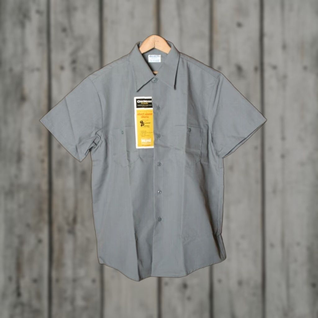 Vintage VINTAGE OshKosh B'gosh Gray Best/Prest Short Sleeve Work Shirt Sz. M Men Short Sleeve Button-Up 65% Polyester 35% Cotton Solid Gray Size US M / EU 48-50 / 2 - 1 Thumbnail