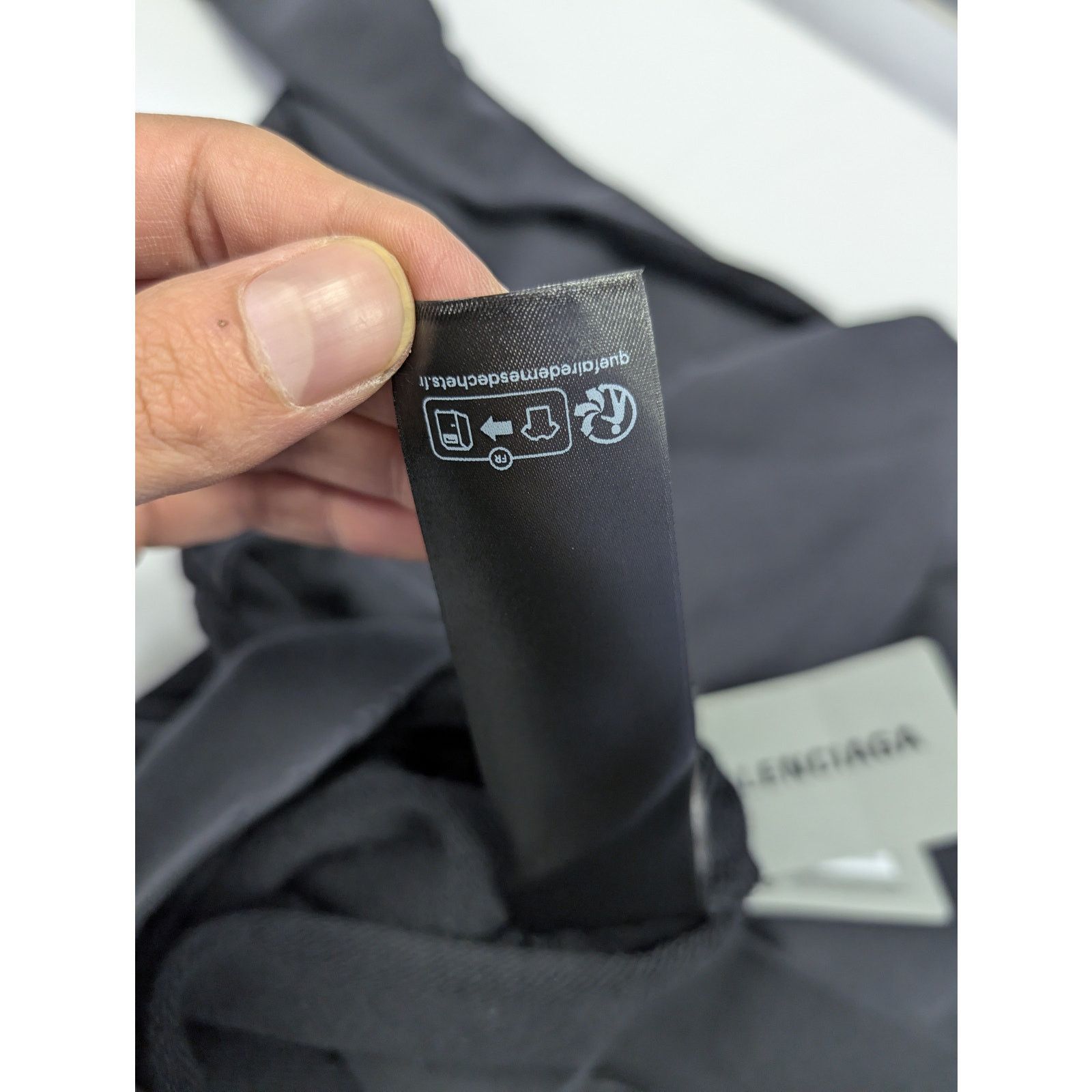Balenciaga o1rshd1 DIY College No Pocket Medium Fit Hoodie Washed Black Size US M / EU 48-50 / 2 - 21 Thumbnail
