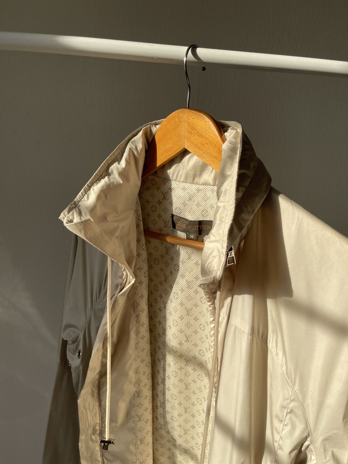 Louis Vuitton Louis Vuitton Monogram Linen Windbreaker Zip Hoodie Size US M / EU 48-50 / 2 - 4 Thumbnail