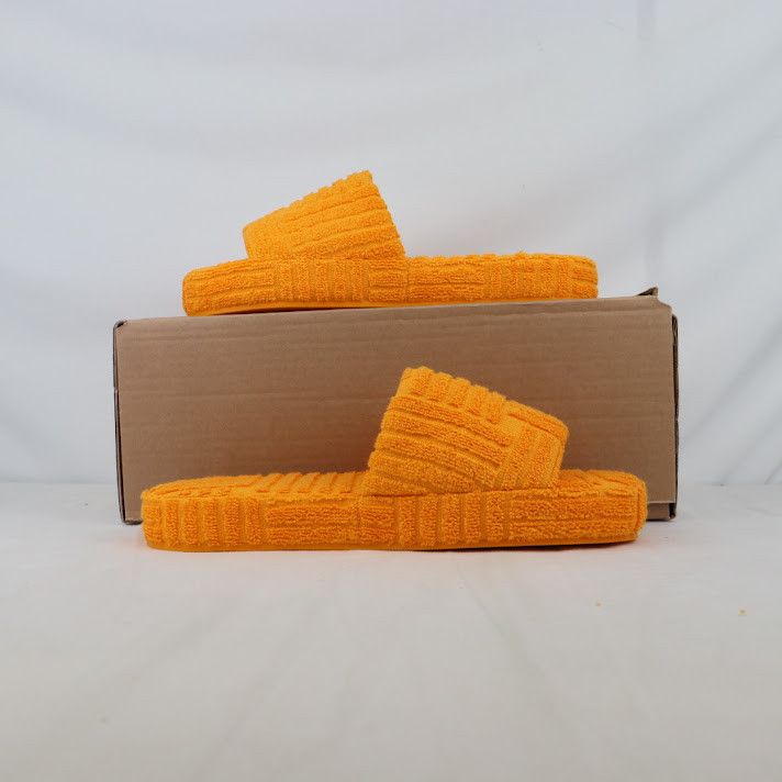 Bottega Veneta o1rshd1 Geometric Sponge Resort Sandal in Tangerine Size US 10 / EU 43 - 1 Thumbnail
