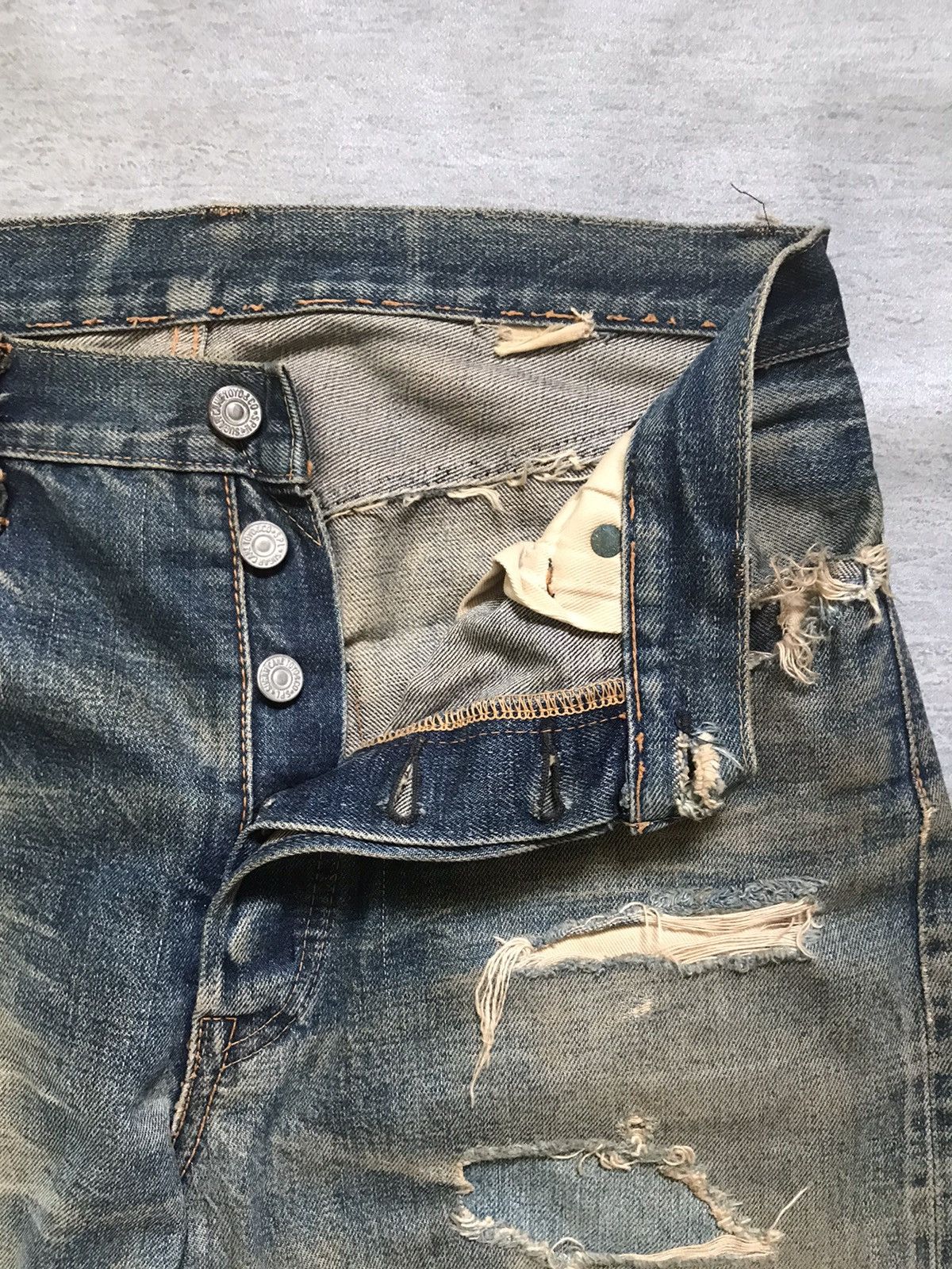 Japanese Brand × Sugar Cane × Toyo Enterprises 🔥 Vintage Sugar Cane Trashed Distress Selvedge Denim Size US 32 / EU 48 - 4 Thumbnail