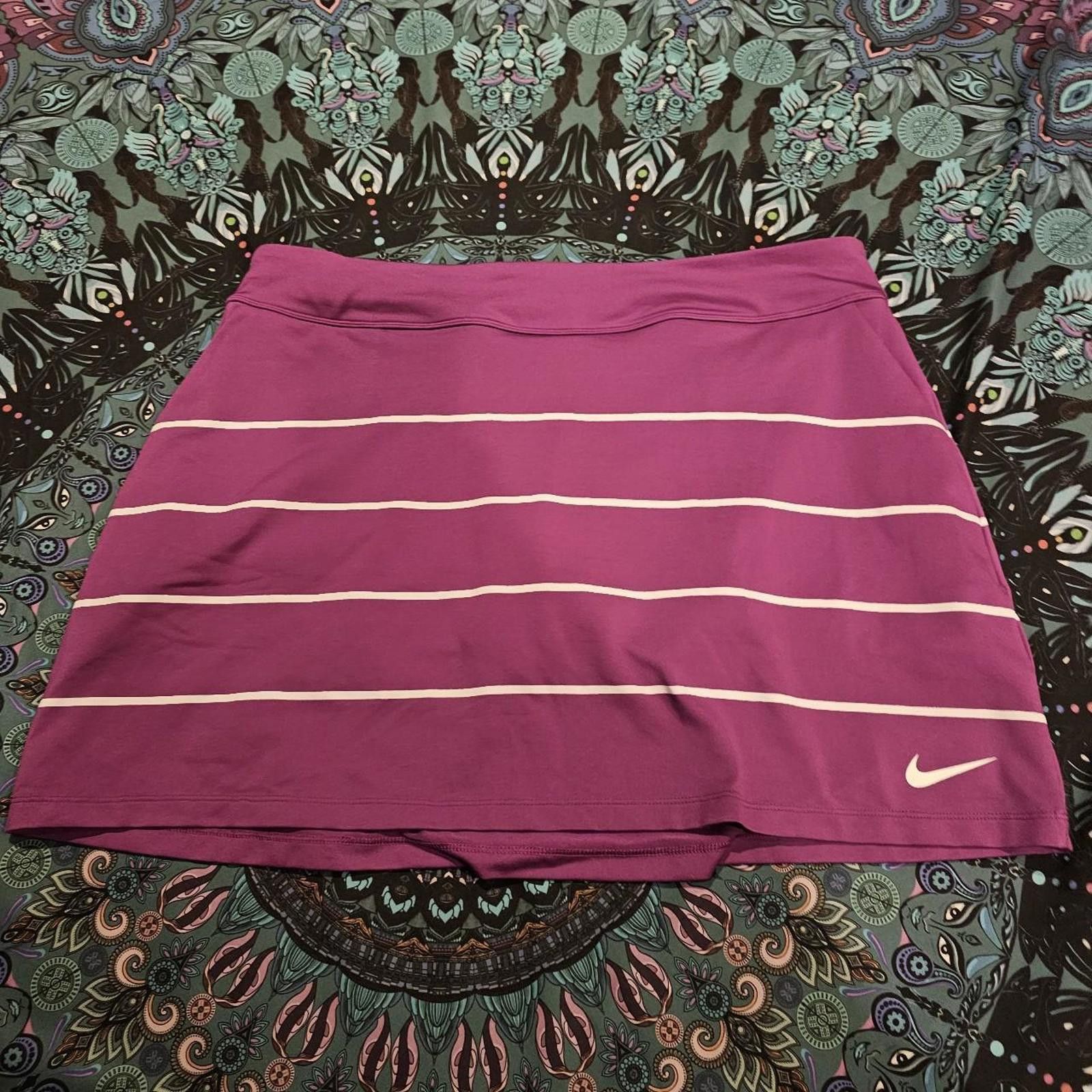 Nike Nike Women's White and Purple Dri-Fit Skirt Size 40" / US 18 - 1 Thumbnail
