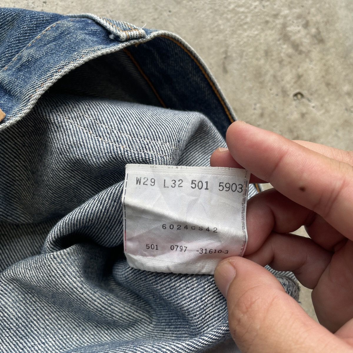 Levi's Vintage Clothing Vintage Levi’s 501 Rusty Faded Distressed Jeans Pants W29 Size US 29 - 8 Thumbnail