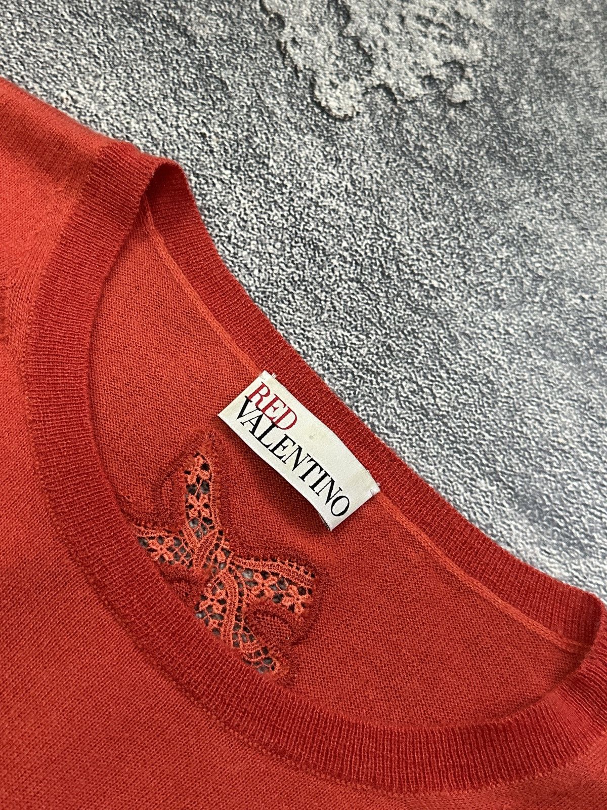 RED Valentino RED VALENTINO Red Crewneck Cashmere Jumper Lace Detail XS Size XS / US 0-2 / IT 36-38 - 3 Thumbnail
