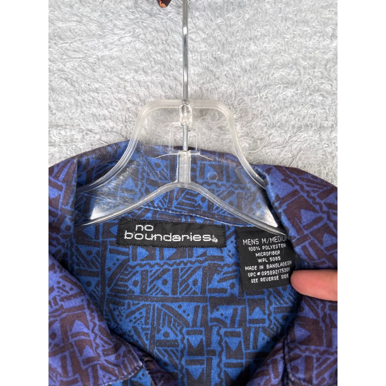 Vintage VINTAGE No Boundaries Shirt Men Medium Blue Geometric Palm Tiki Polyester Hawaiian READ Size US M / EU 48-50 / 2 - 6 Thumbnail