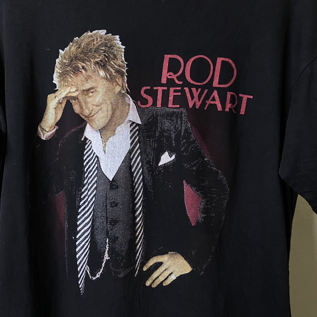 Band Tees × Vintage Vintage 2004 Rod Stewart Tour Distressed Tee Size US L / EU 52-54 / 3 - 2 Thumbnail