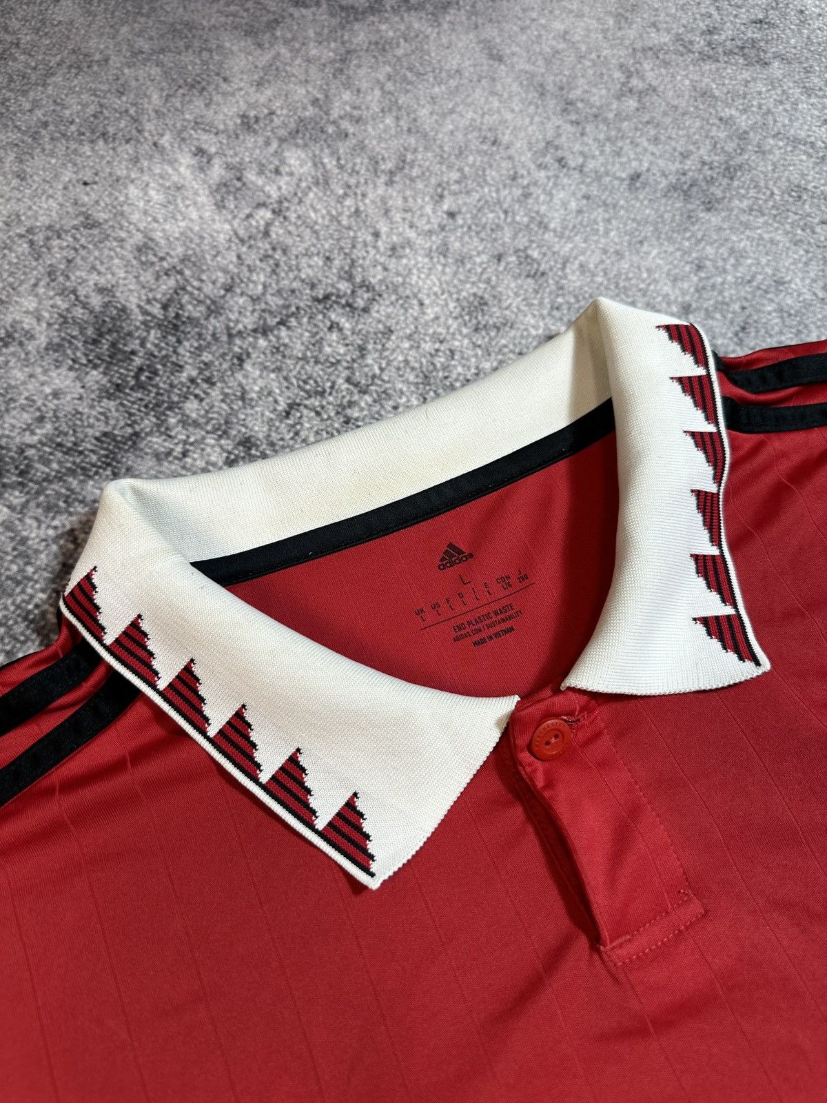 Adidas Adidas Manchester United Soccer Jersey 22/23 Blokecore Rare Size US L / EU 52-54 / 3 - 3 Thumbnail
