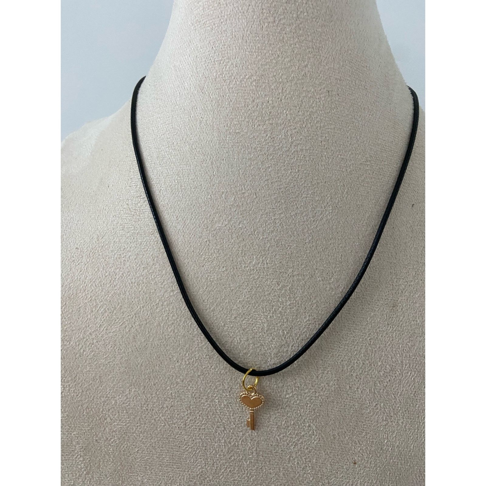 Handmade Little key pendant necklace Size ONE SIZE - 1 Thumbnail